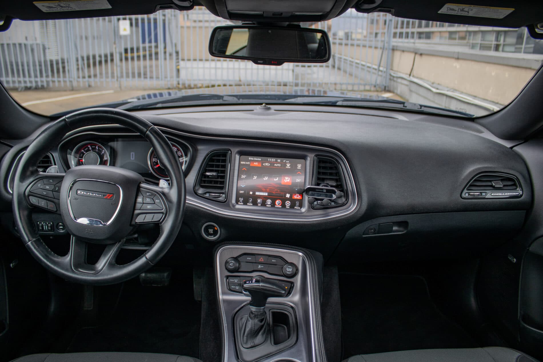 2015 Dodge Challenger, modrá kupé, 130 665 km