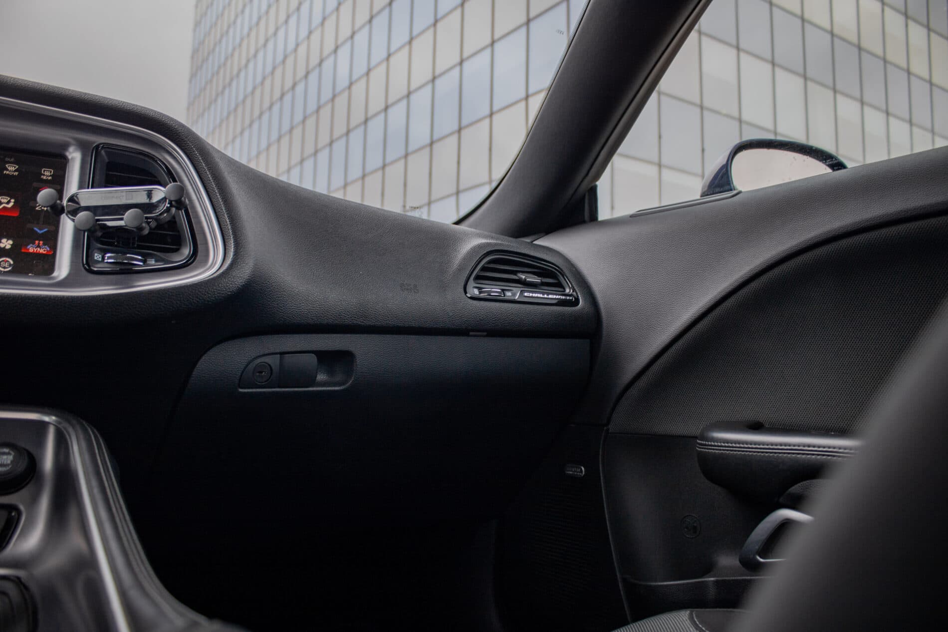 2015 Dodge Challenger, modrá kupé, 130 665 km