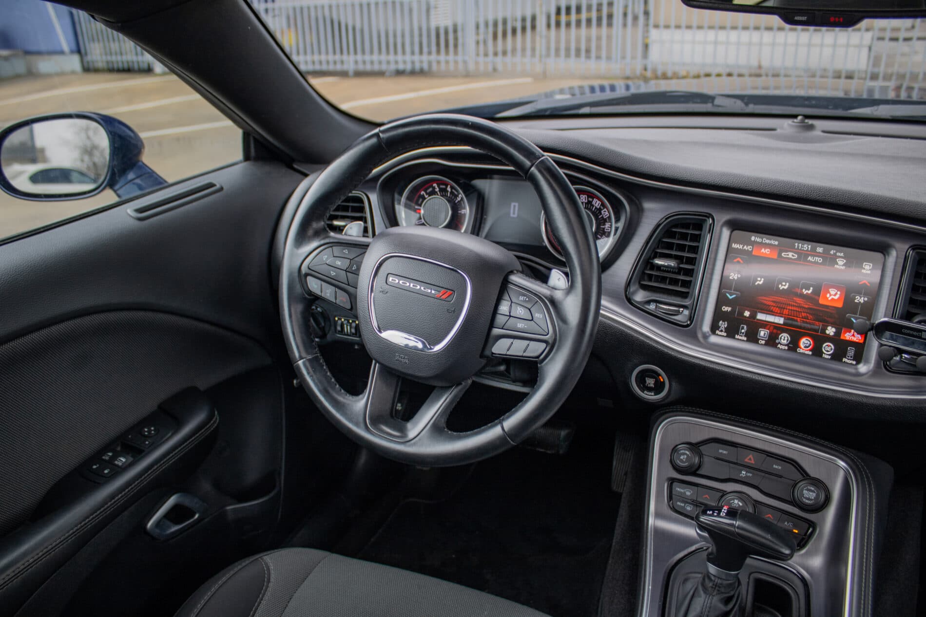 2015 Dodge Challenger, modrá kupé, 130 665 km