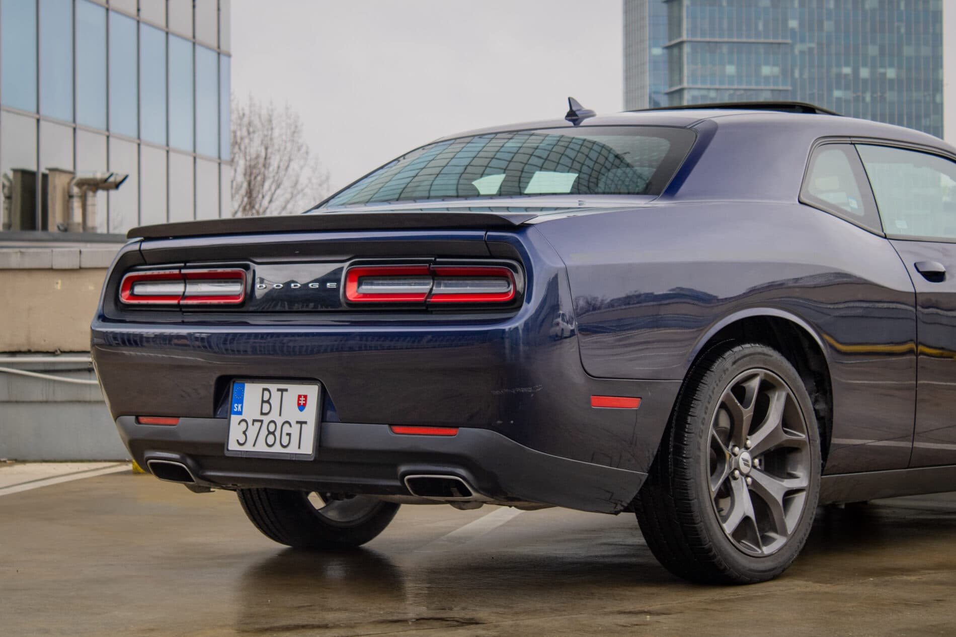 2015 Dodge Challenger, modrá kupé, 130 665 km