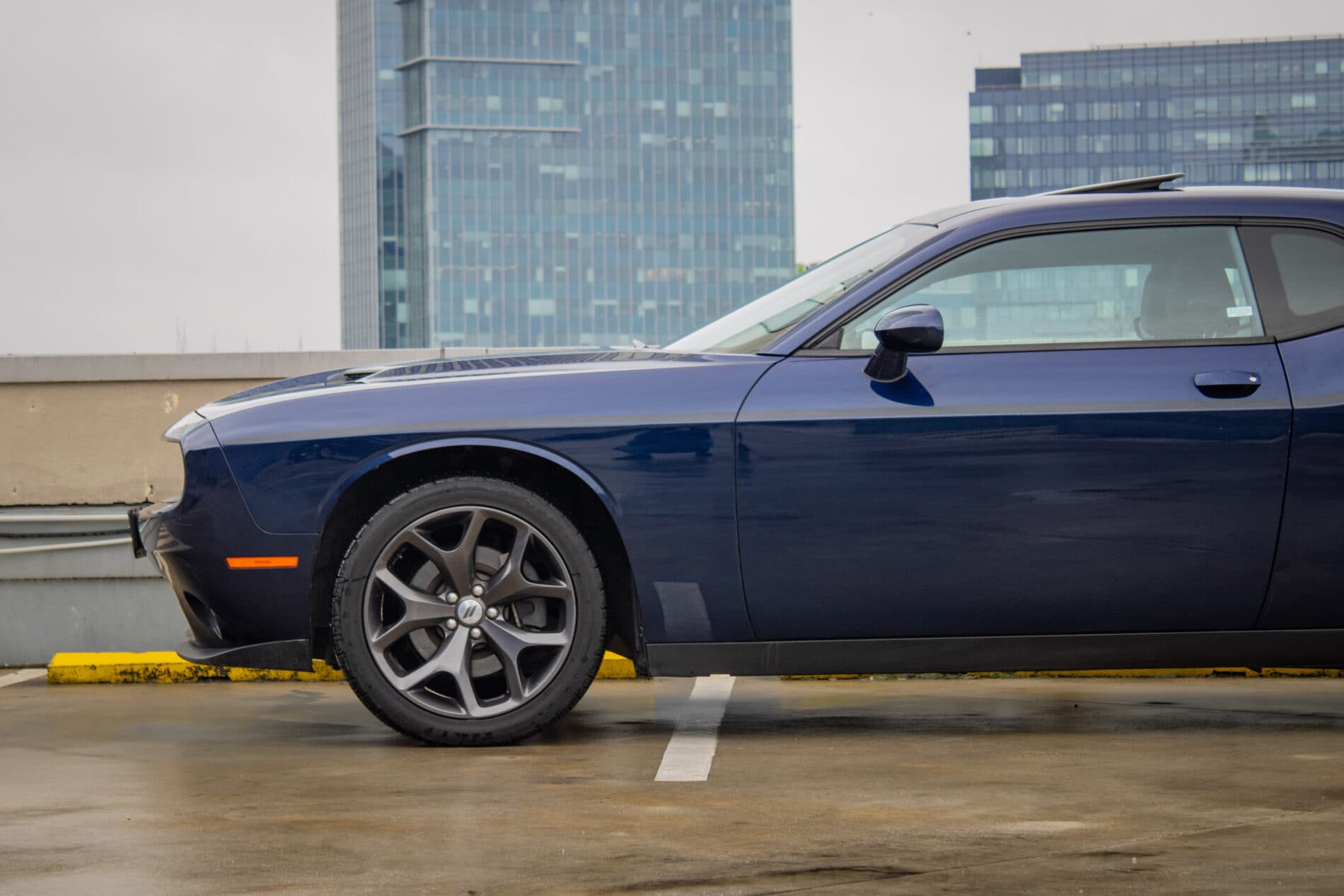2015 Dodge Challenger, modrá kupé, 130 665 km
