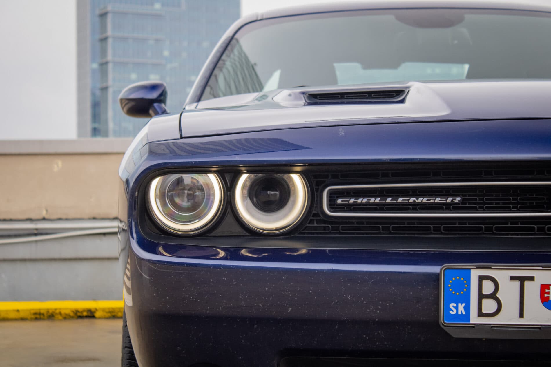 2015 Dodge Challenger, modrá kupé, 130 665 km