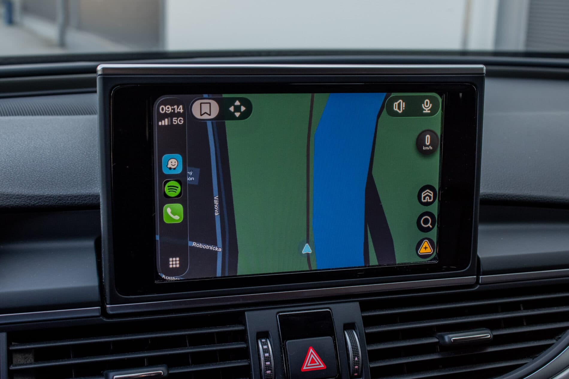 2016 AUDI A6, sivá kombi, 289 001 km
