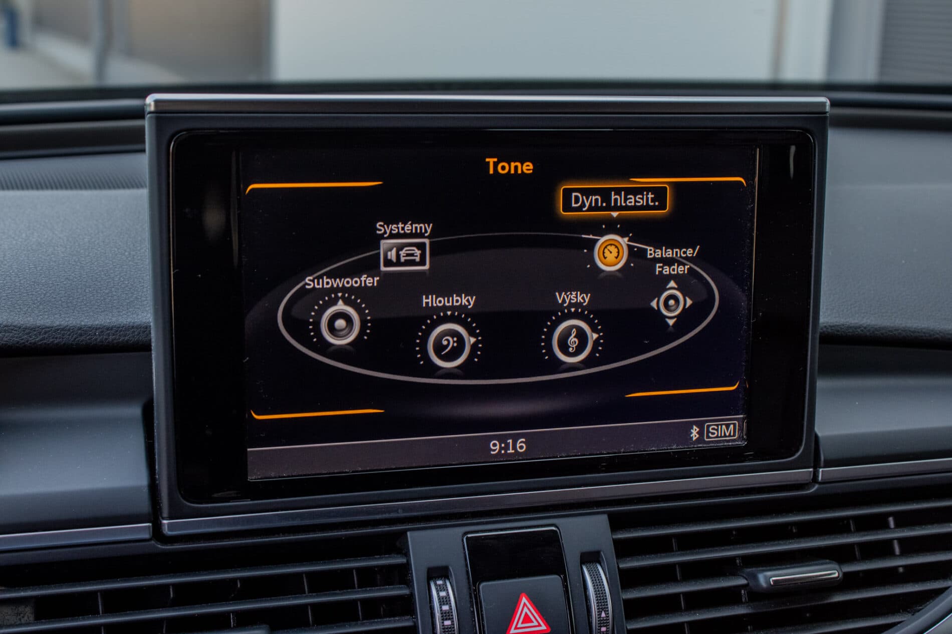 2016 AUDI A6, sivá kombi, 289 001 km