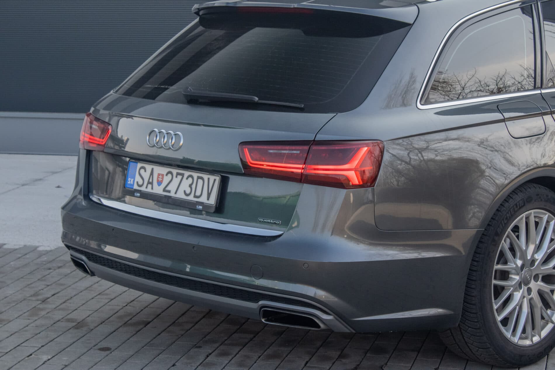 2016 AUDI A6, sivá kombi, 289 001 km