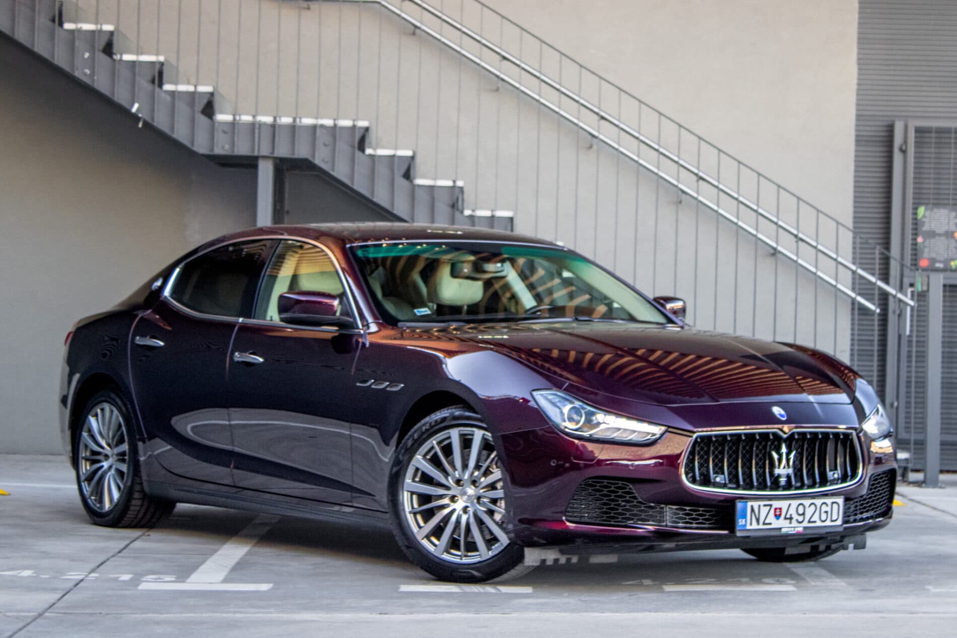 2015 Maserati Ghibli, červená sedan, 108 508 km
