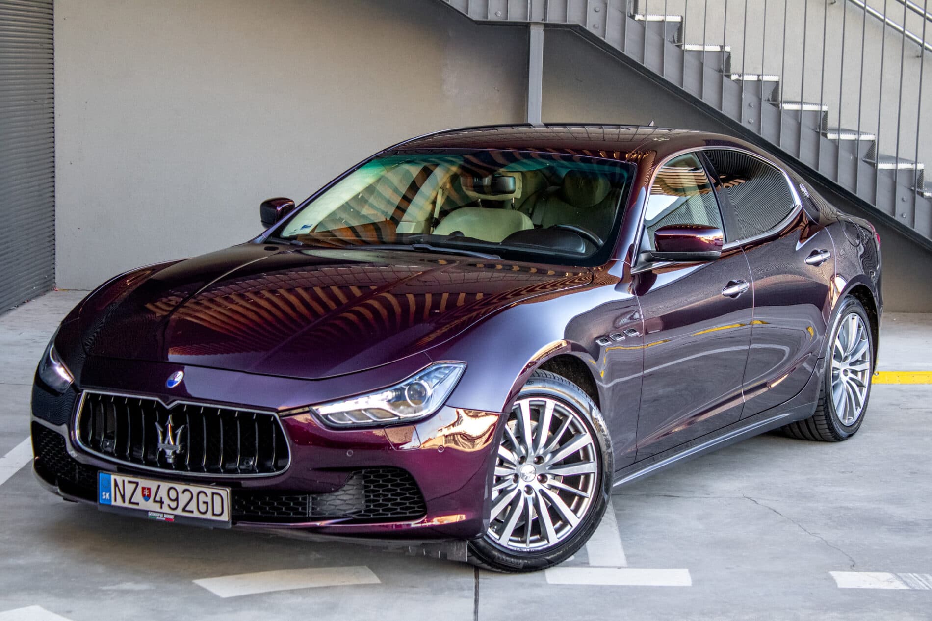 2015 Maserati Ghibli, červená sedan, 108 508 km