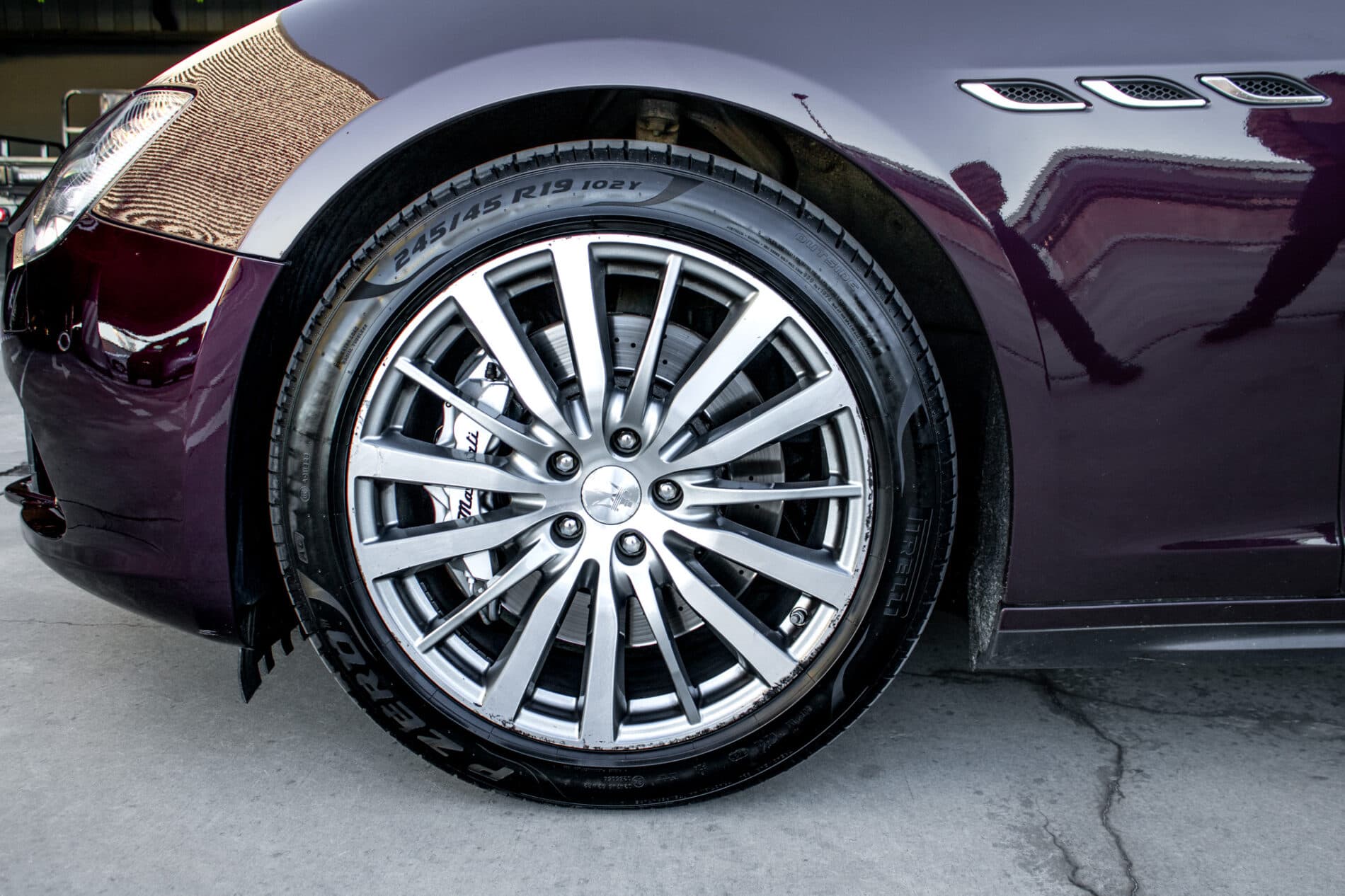 2015 Maserati Ghibli, červená sedan, 108 508 km