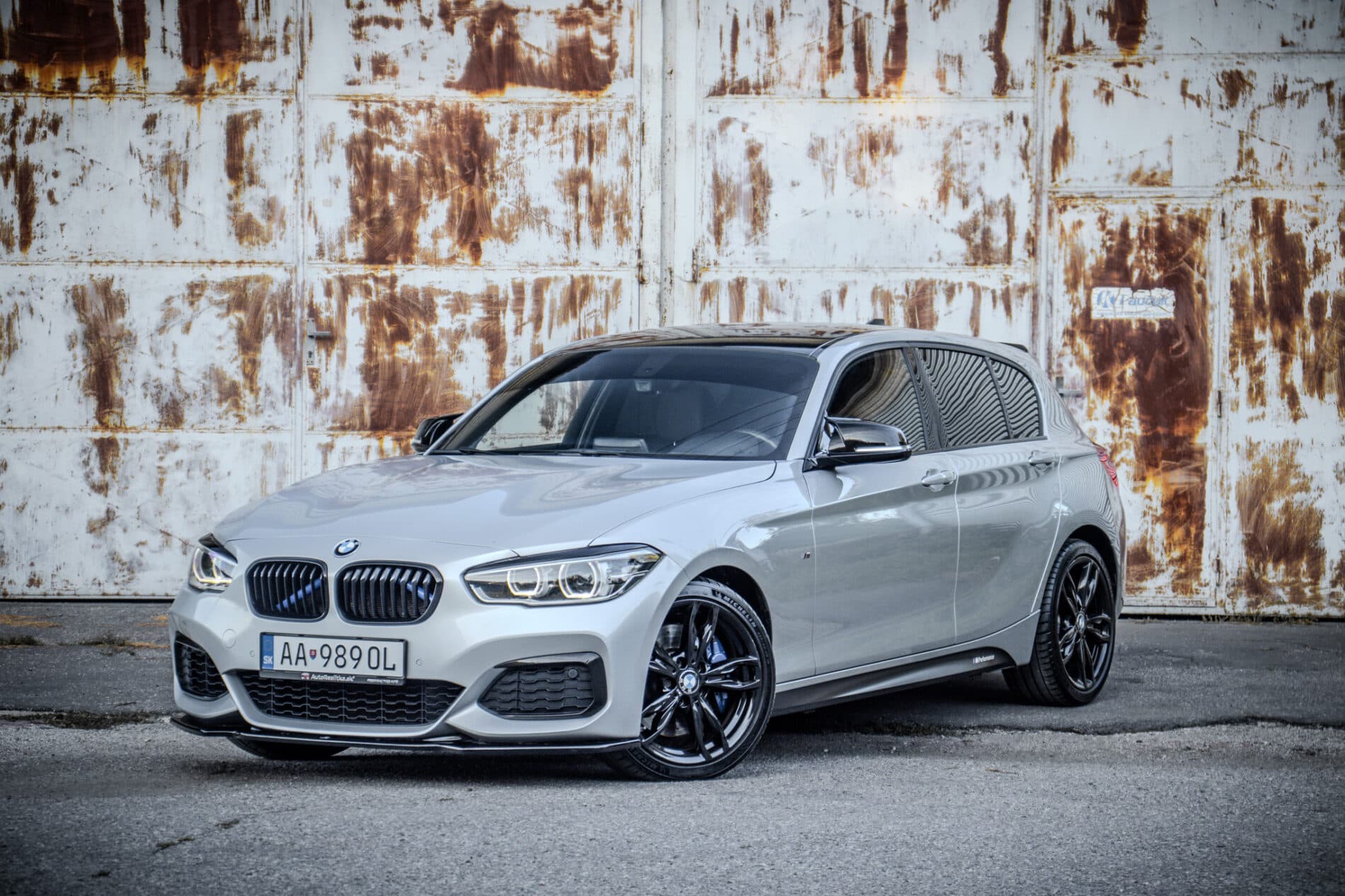2017 BMW M140i, strieborná hatchback, 195 054 km