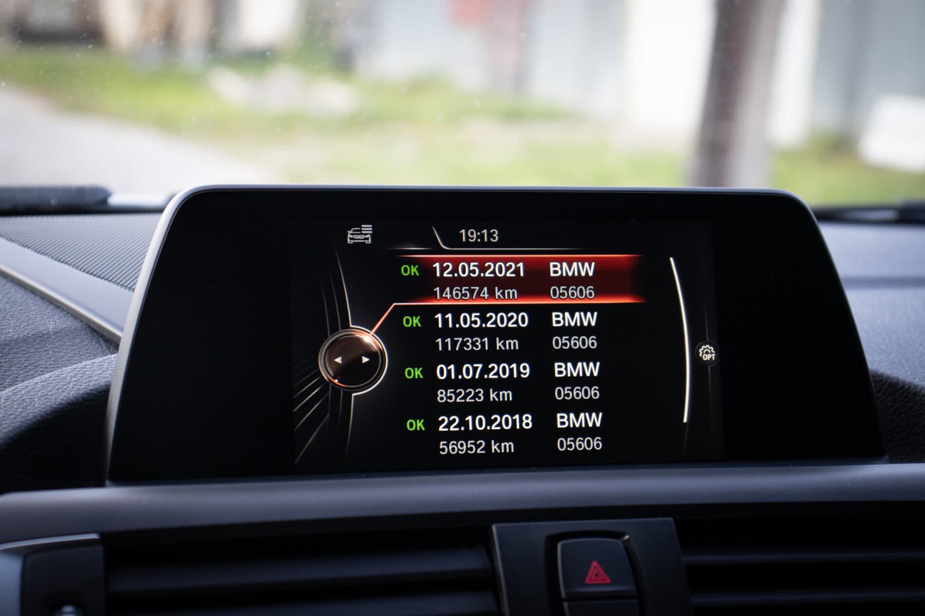 2017 BMW M140i, strieborná hatchback, 195 054 km