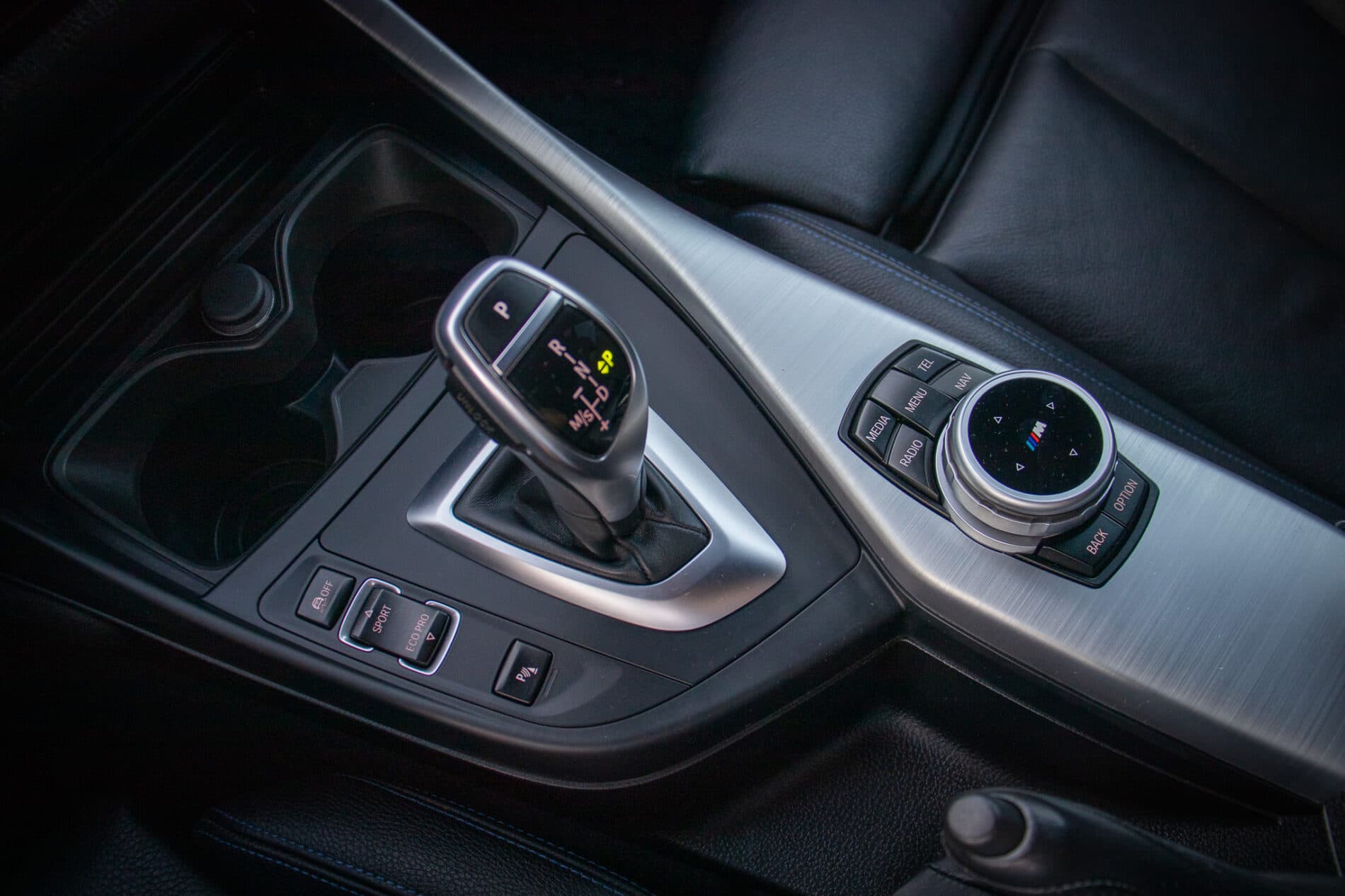 2017 BMW M140i, strieborná hatchback, 195 054 km