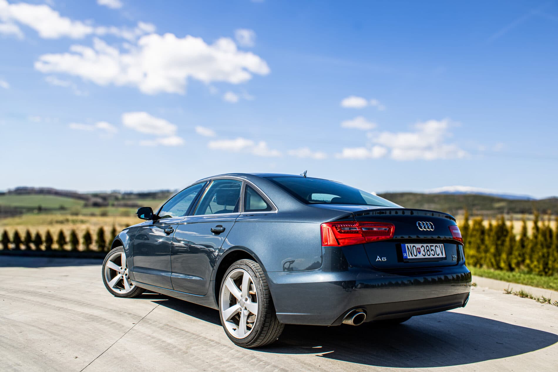 2014 AUDI A6, sivá sedan, 291 885 km