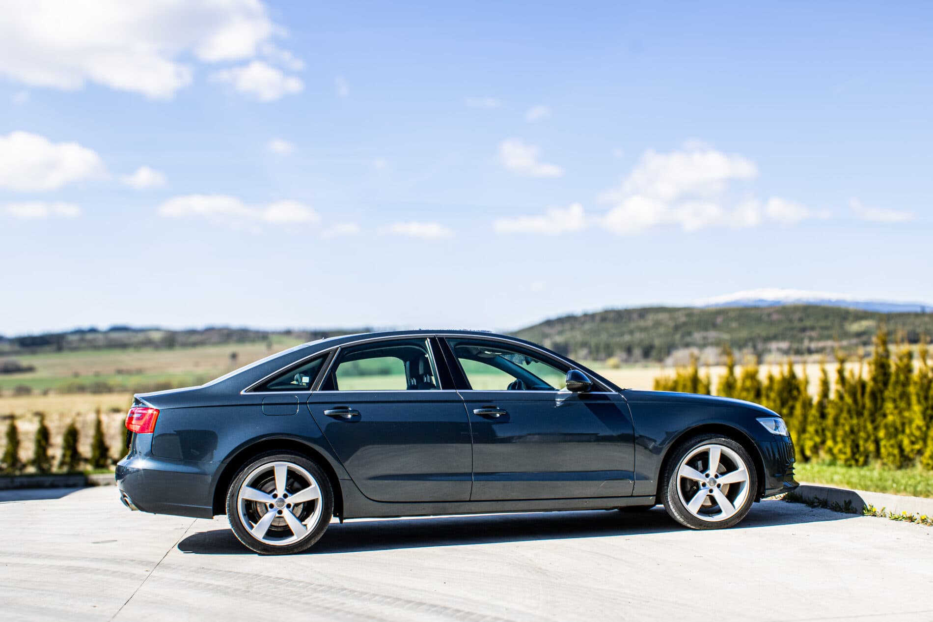2014 AUDI A6, sivá sedan, 291 885 km