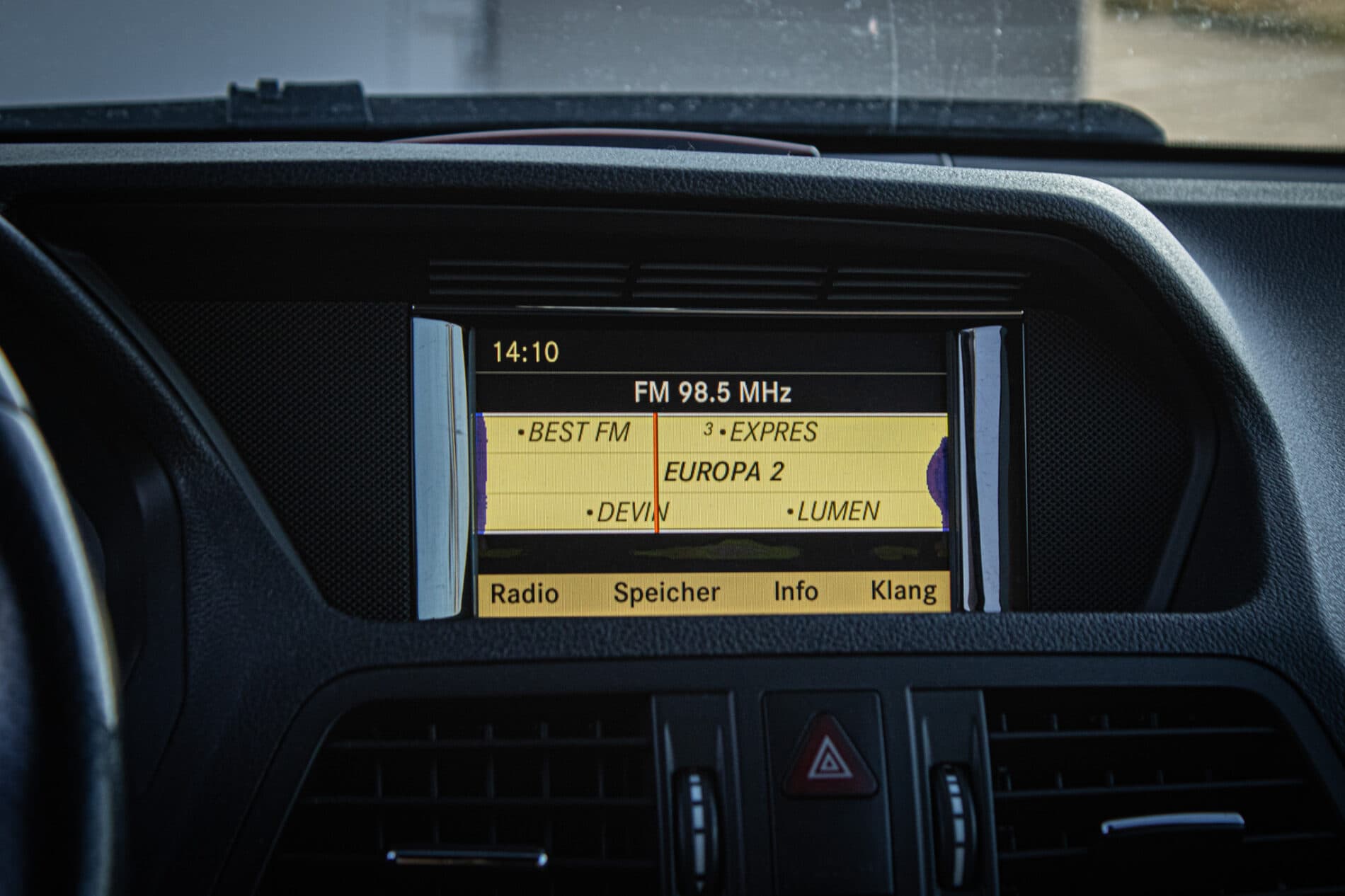 2011 Mercedes-Benz E 300 CDI, čierna kupé, 266 135 km