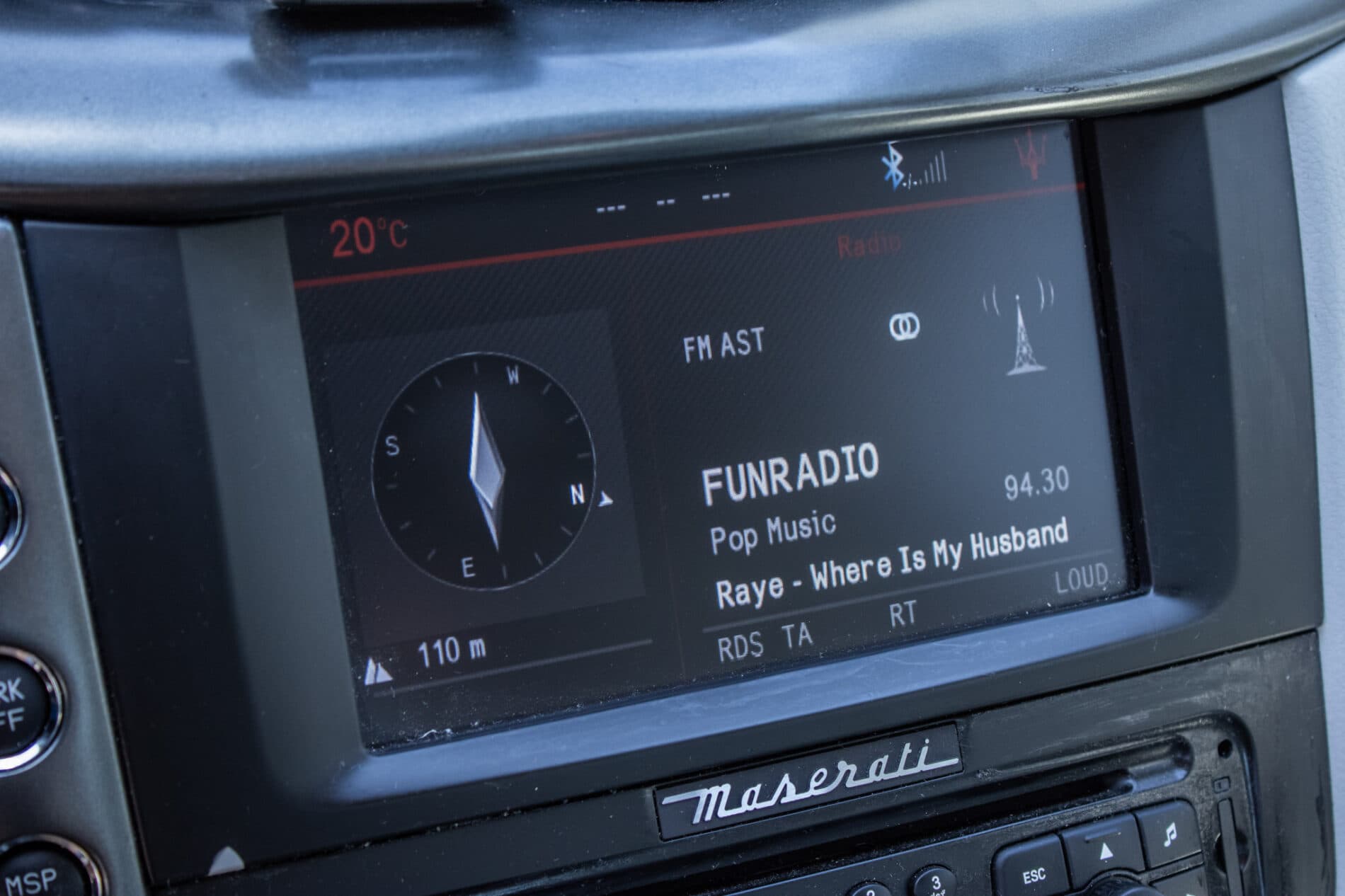 2008 Maserati GranTurismo, sivá kupé, 93 880 km