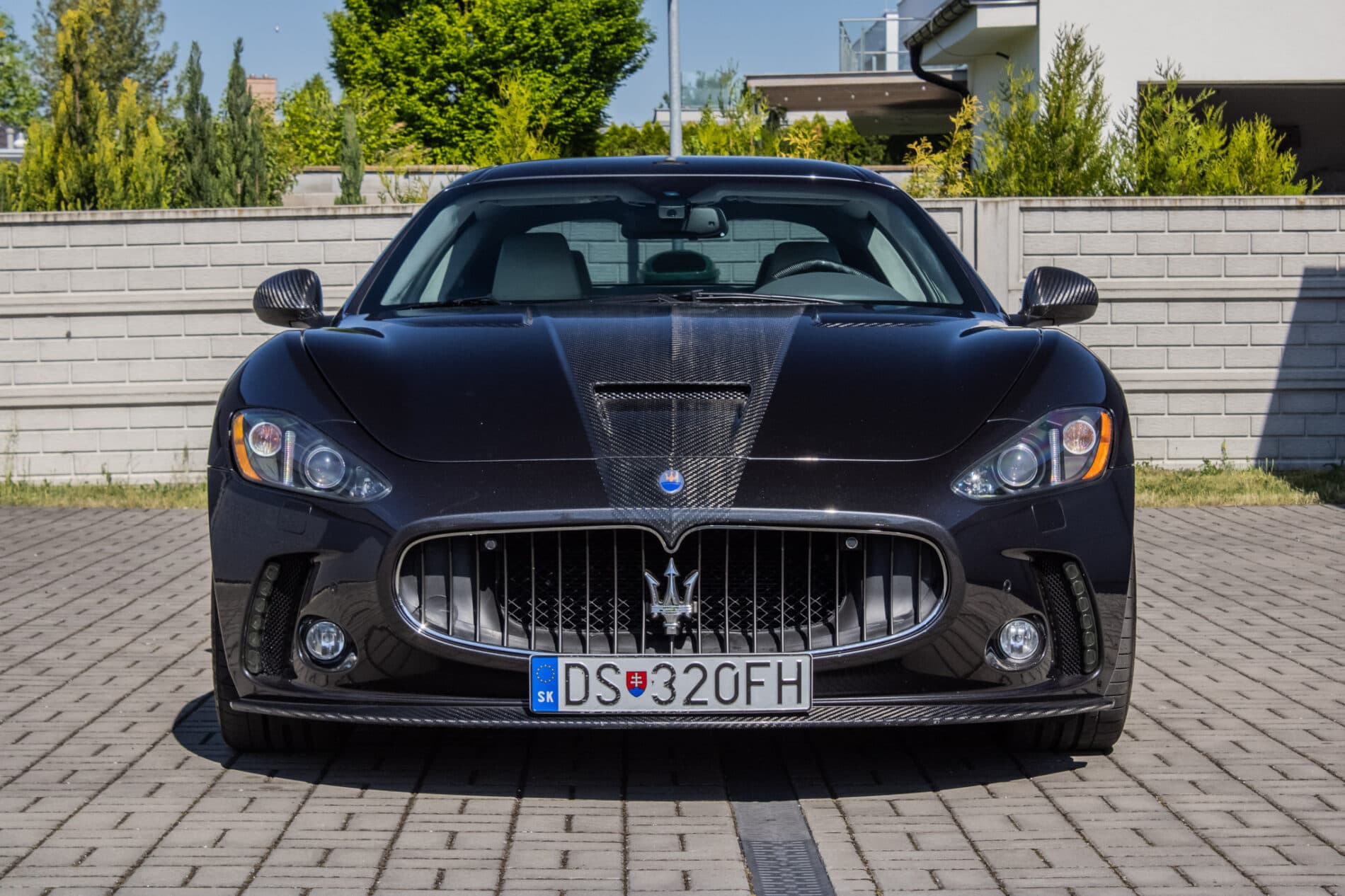2008 Maserati GranTurismo, sivá kupé, 93 880 km
