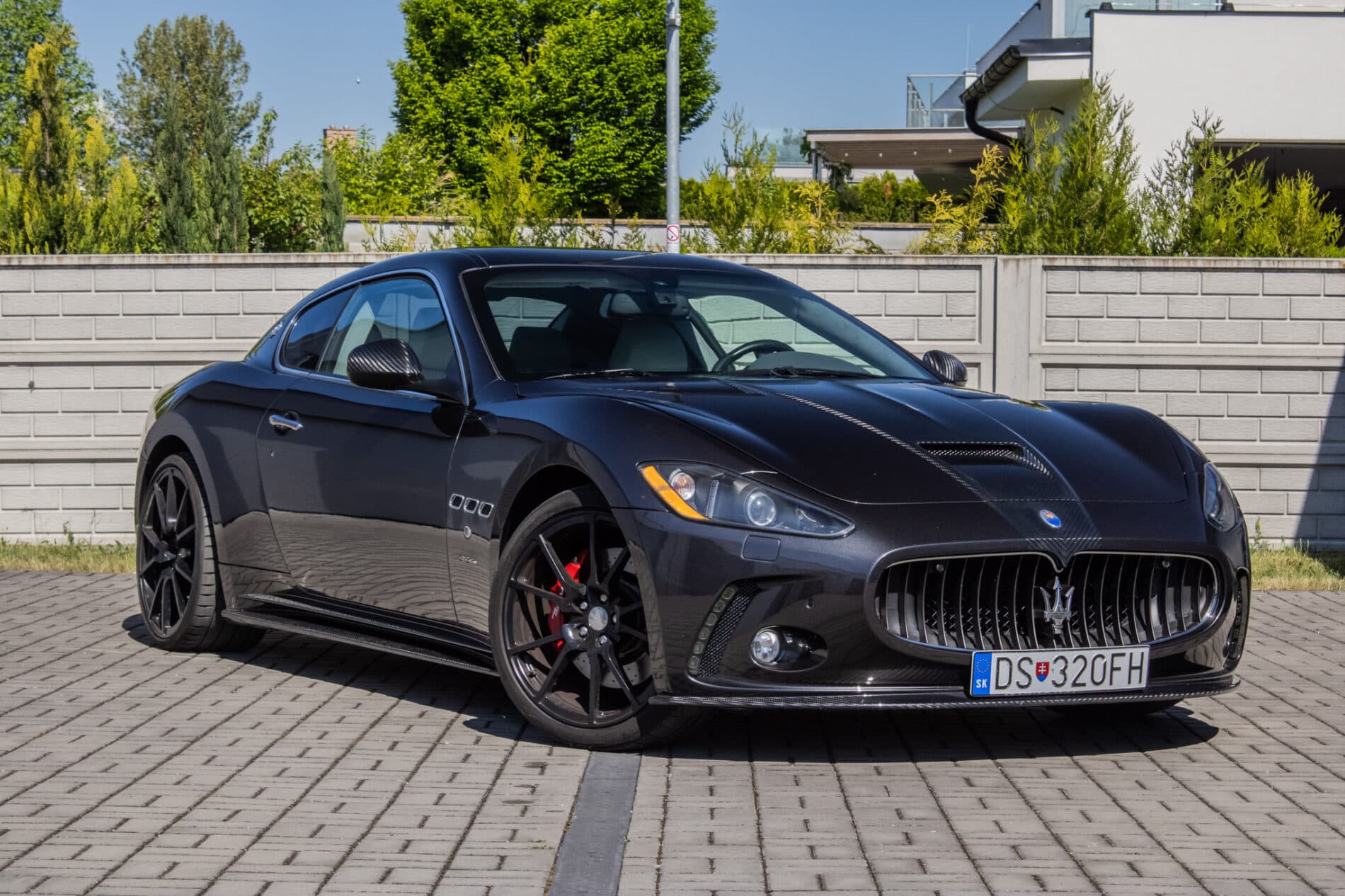 2008 Maserati GranTurismo, sivá kupé, 93 880 km