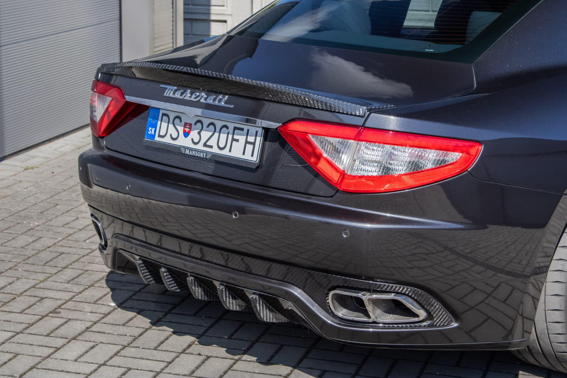 2008 Maserati GranTurismo, sivá kupé, 93 880 km
