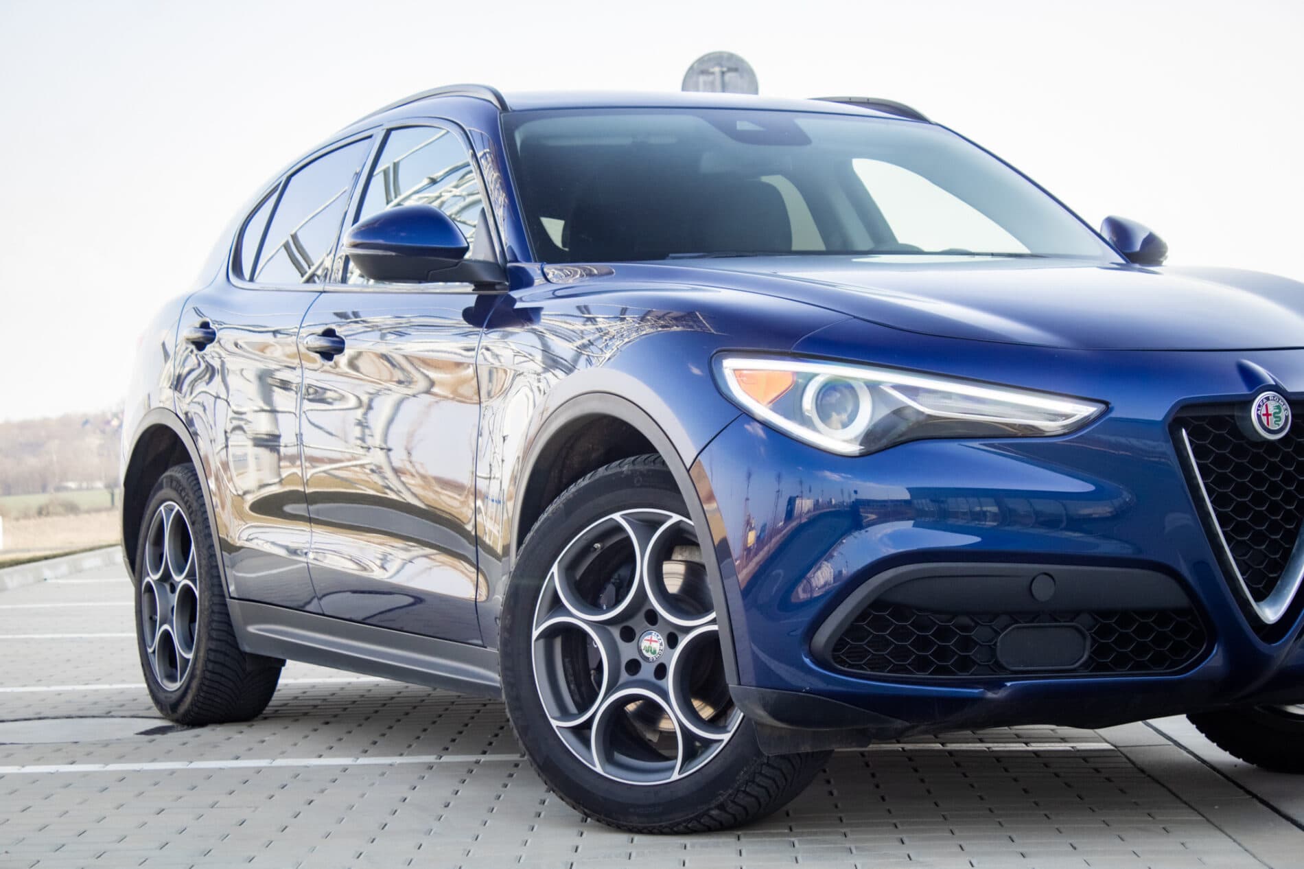 2018 Alfa Romeo Stelvio, modrá suv, 64 771 km