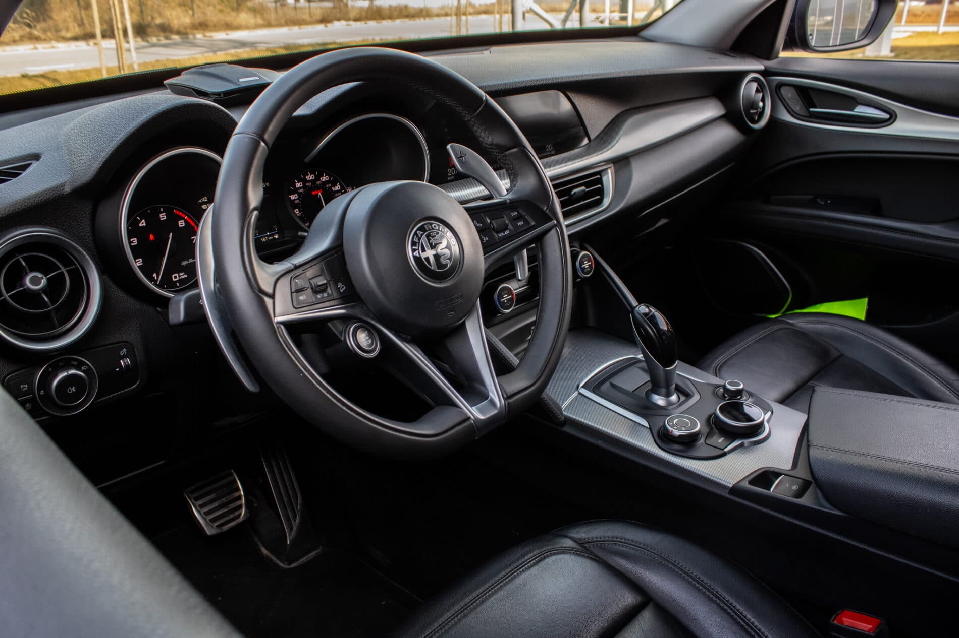 2018 Alfa Romeo Stelvio, modrá suv, 64 771 km