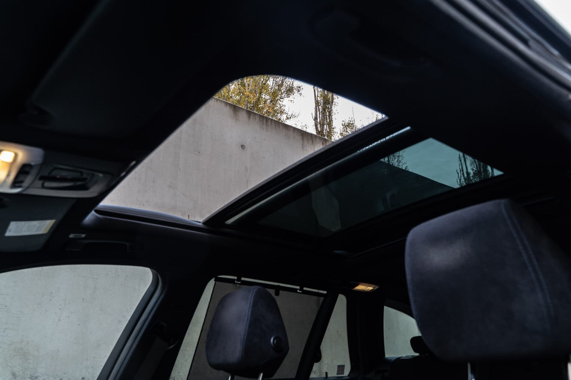 2012 BMW 330d, čierna kombi, 328 280 km