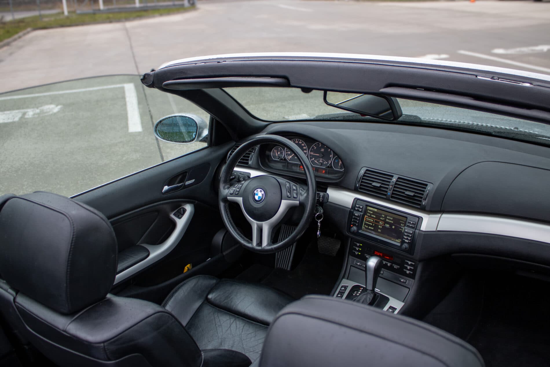 2002 BMW 325i, strieborná kabriolet, 260 131 km