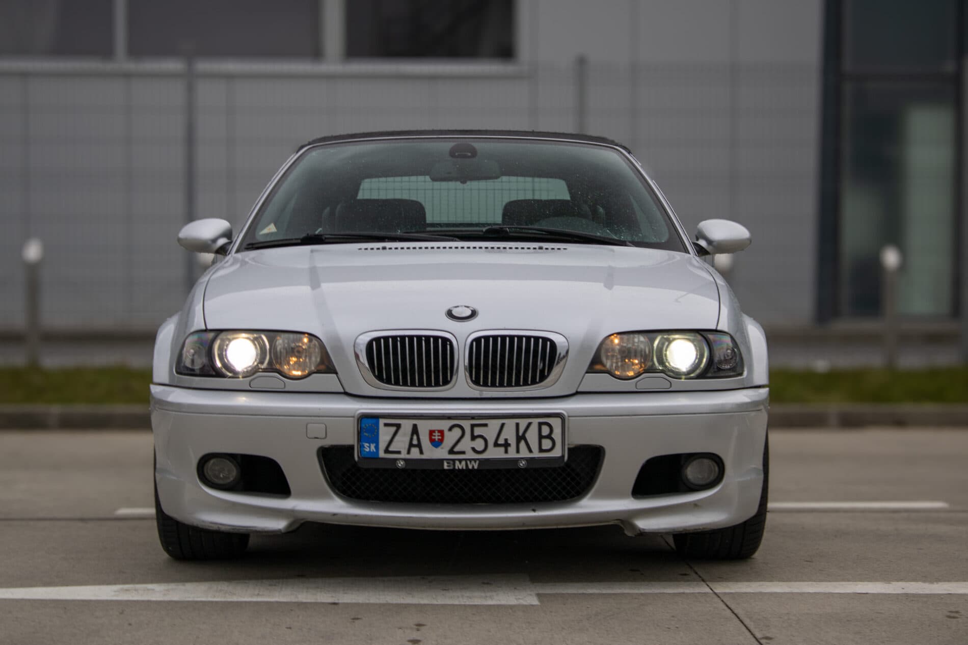 2002 BMW 325i, strieborná kabriolet, 260 131 km