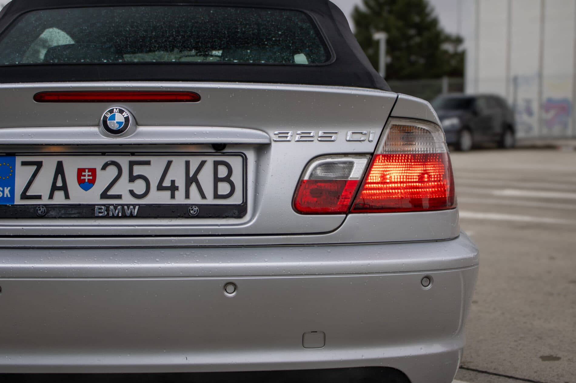2002 BMW 325i, strieborná kabriolet, 260 131 km