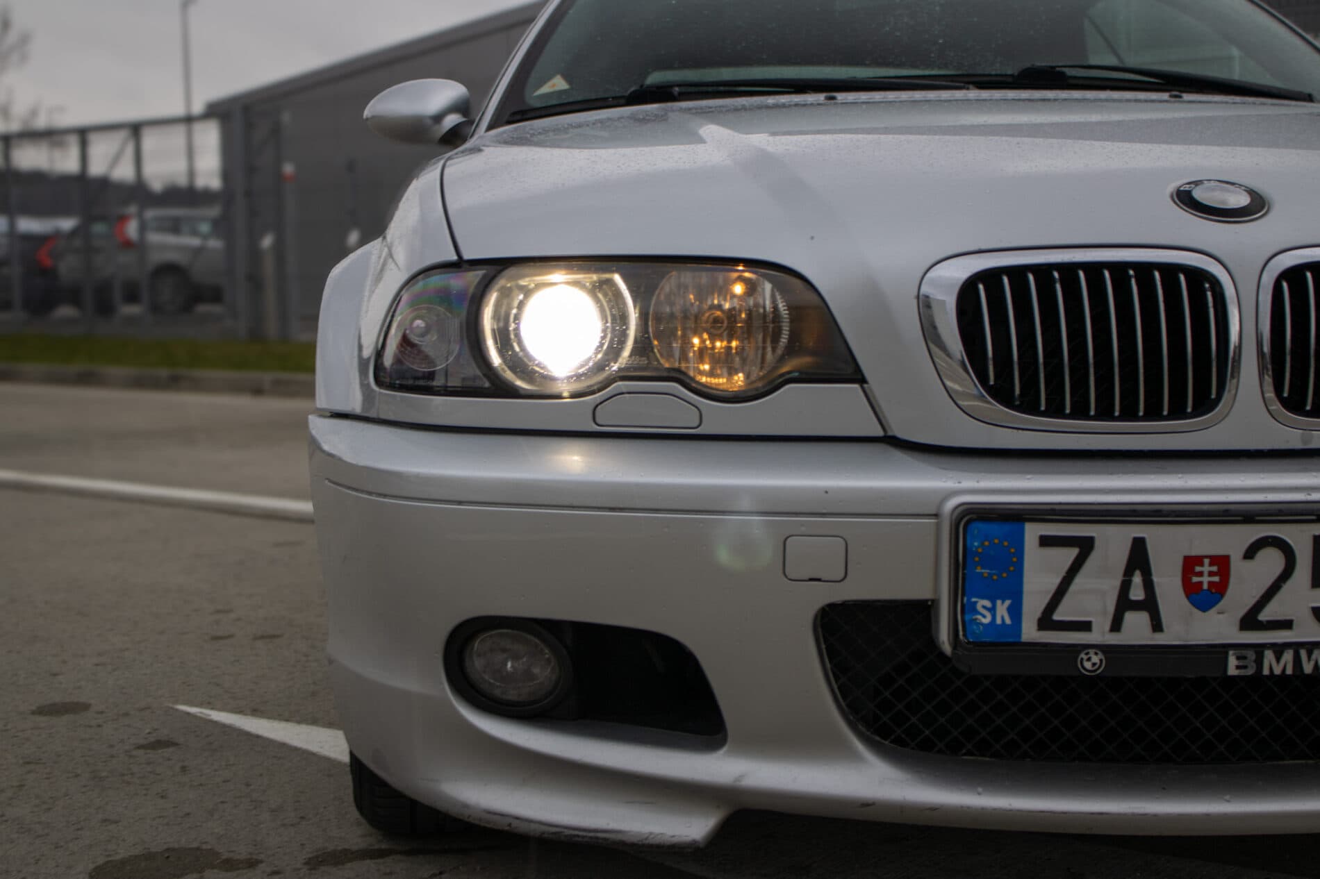 2002 BMW 325i, strieborná kabriolet, 260 131 km