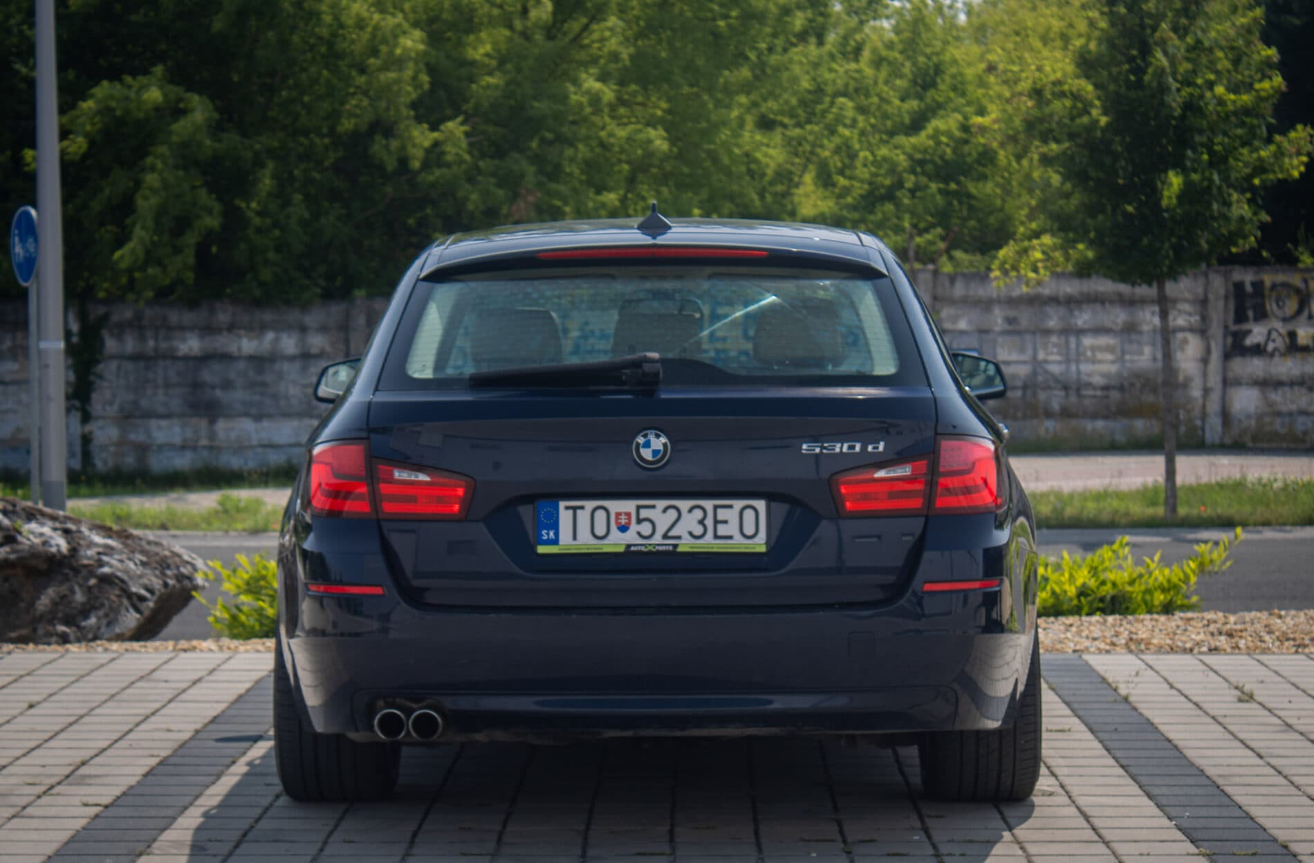 2011 BMW 530d, modrá kombi, 296 430 km