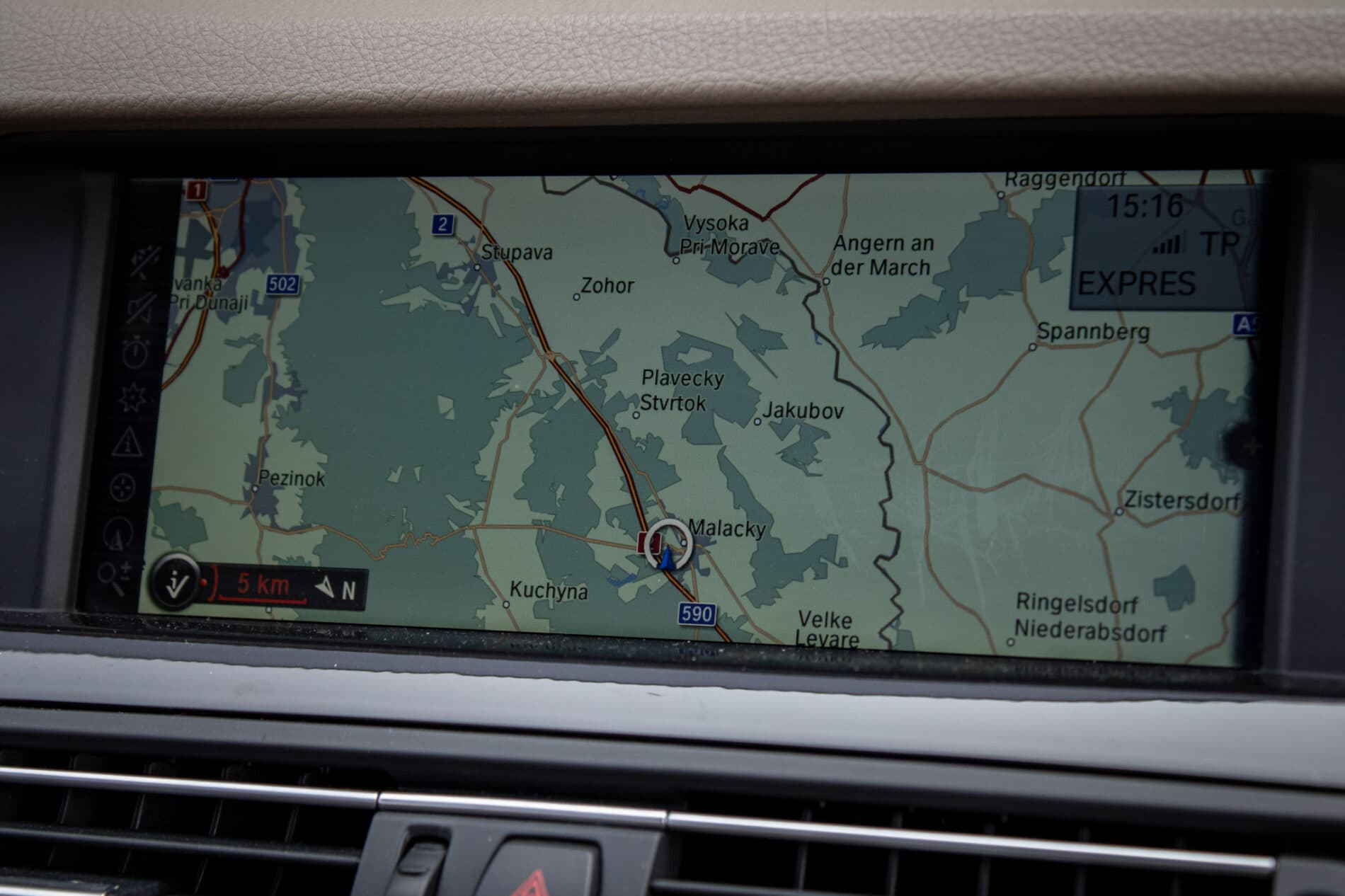 2011 BMW 530d, modrá kombi, 296 430 km