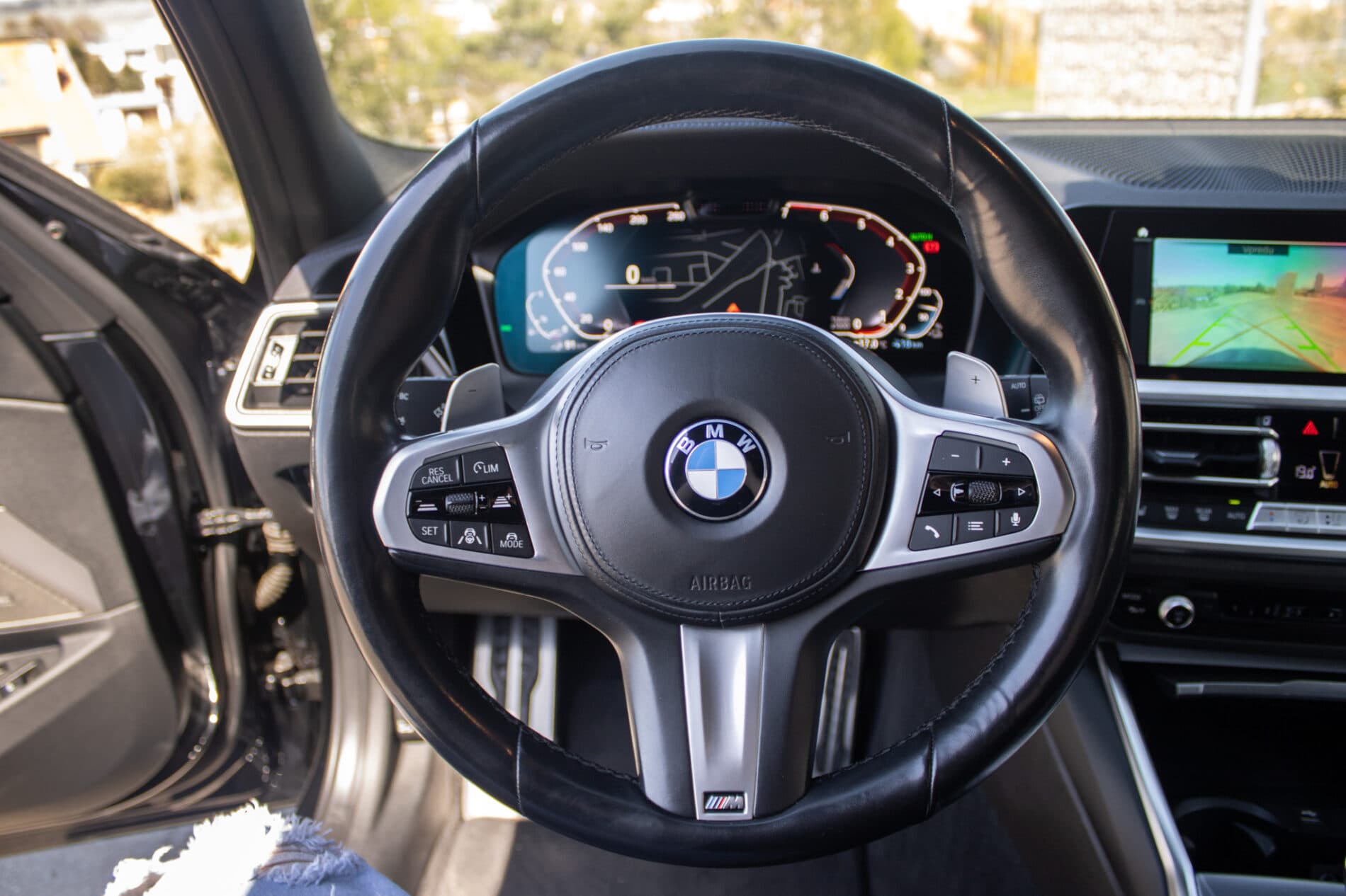 2020 BMW 320i, čierna kombi, 116 282 km