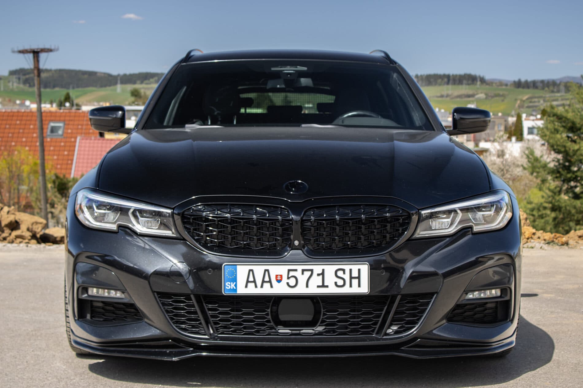 2020 BMW 320i, čierna kombi, 116 282 km