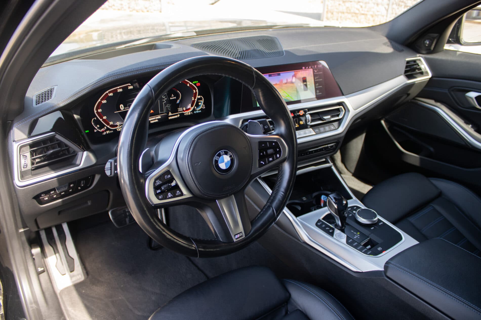 2020 BMW 320i, čierna kombi, 116 282 km