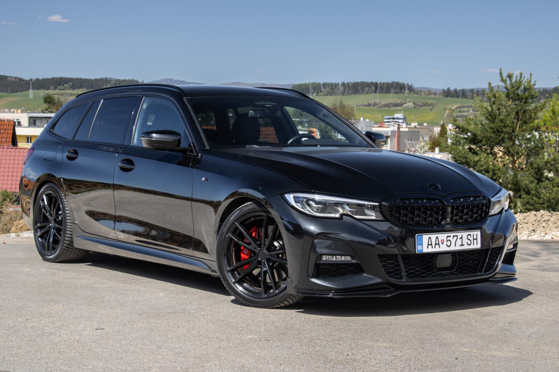 2020 BMW 320i, čierna kombi, 116 282 km