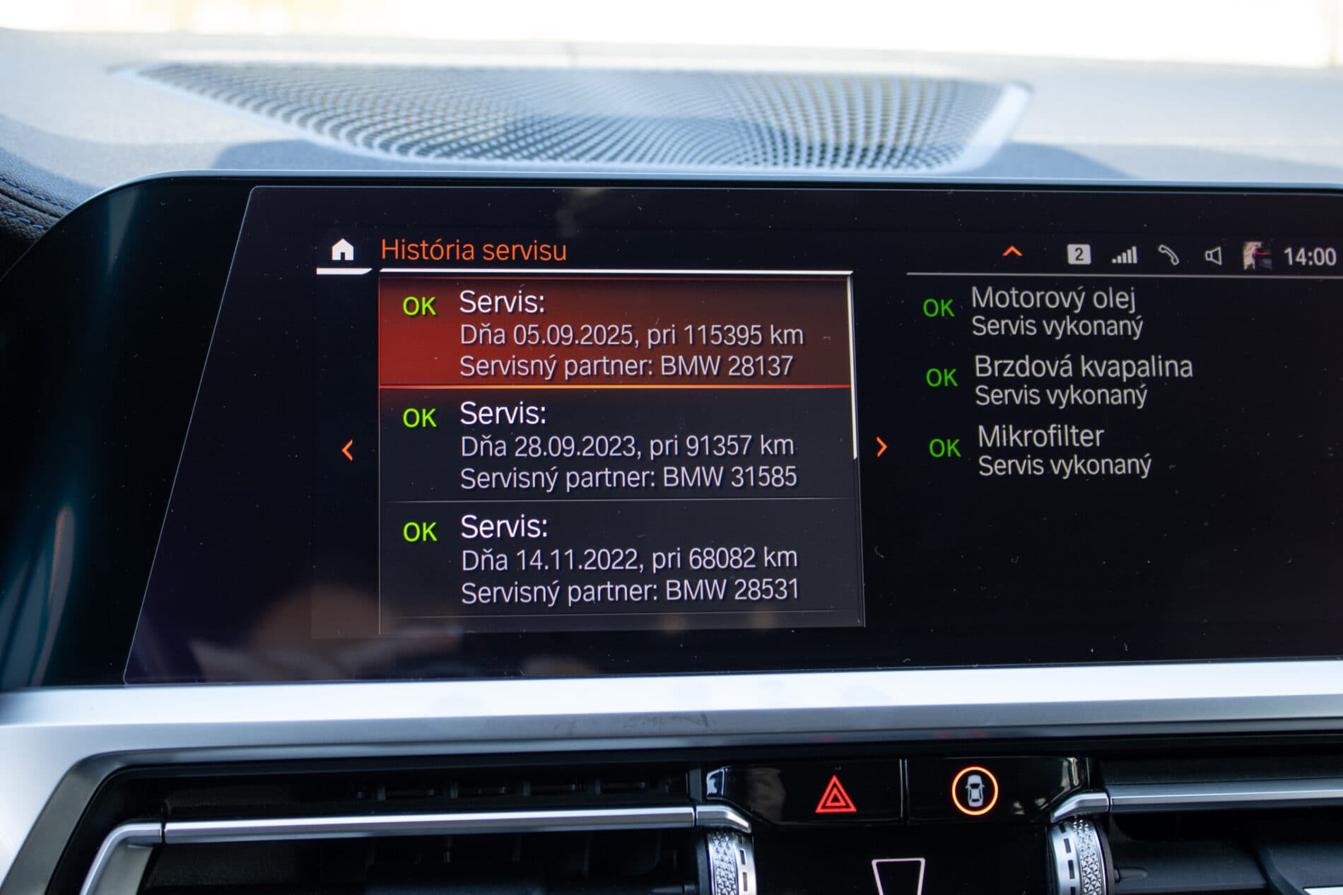 2020 BMW 320i, čierna kombi, 116 282 km