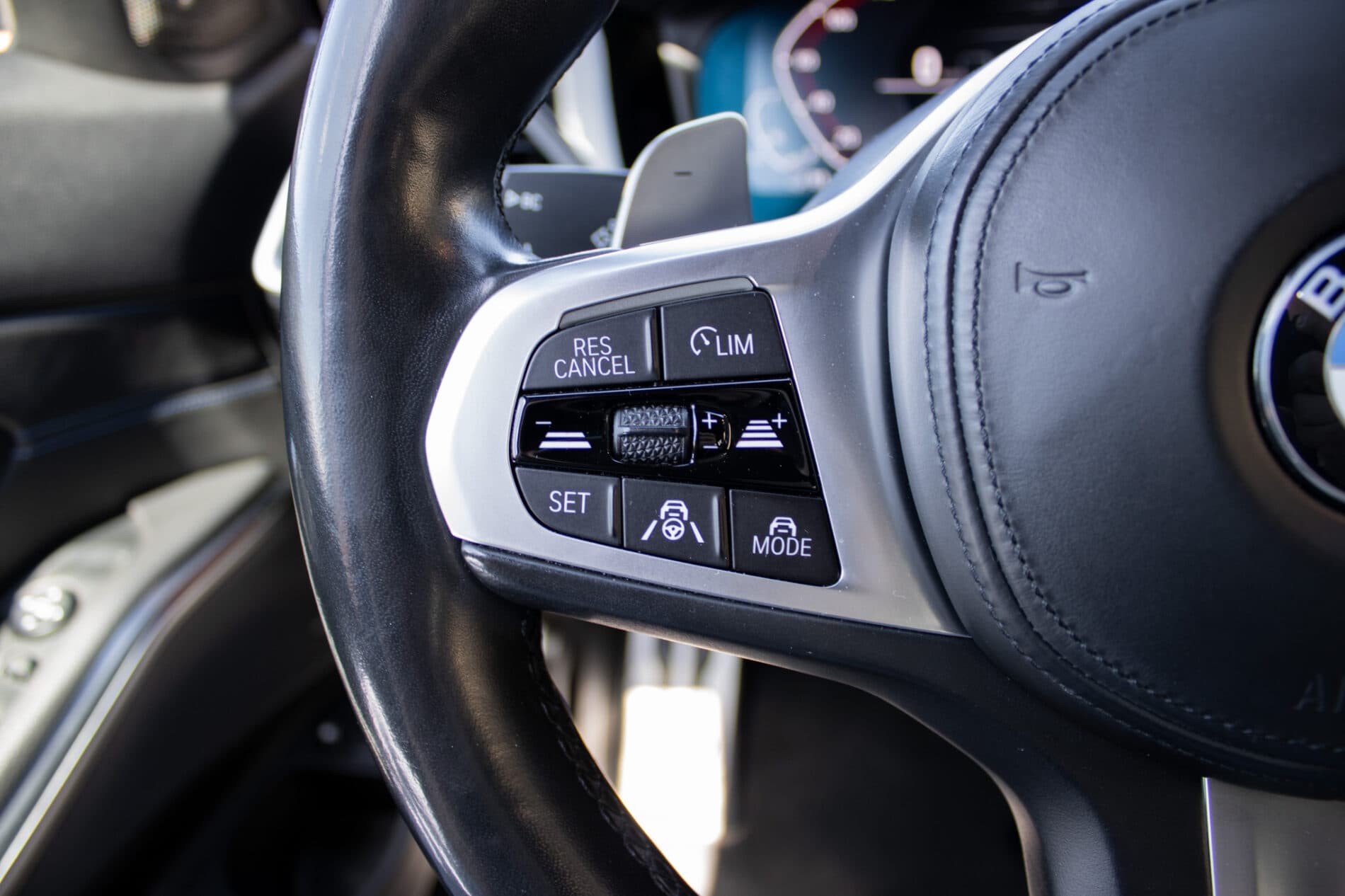 2020 BMW 320i, čierna kombi, 116 282 km