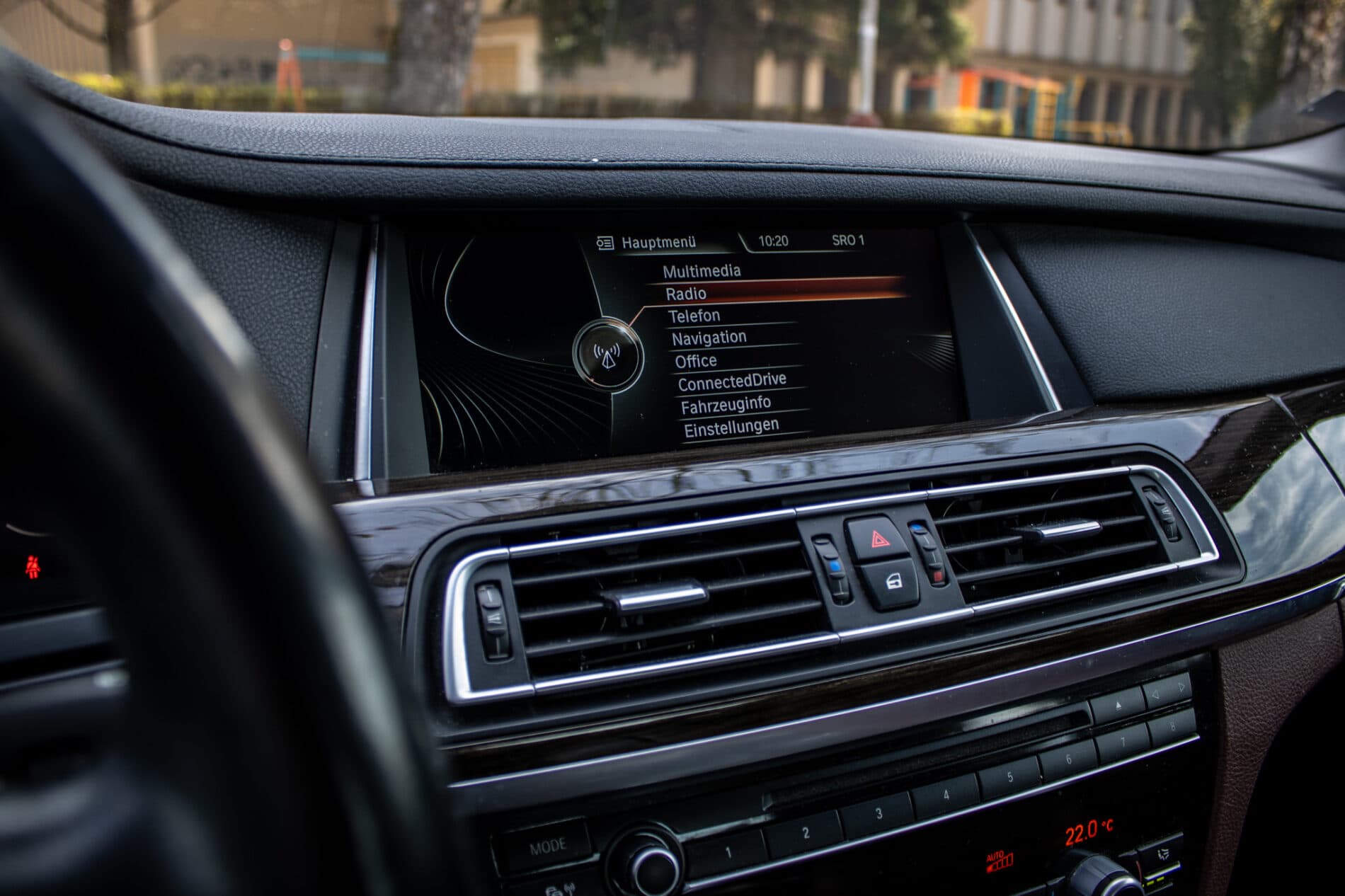 2013 BMW 750d, čierna sedan, 231 861 km