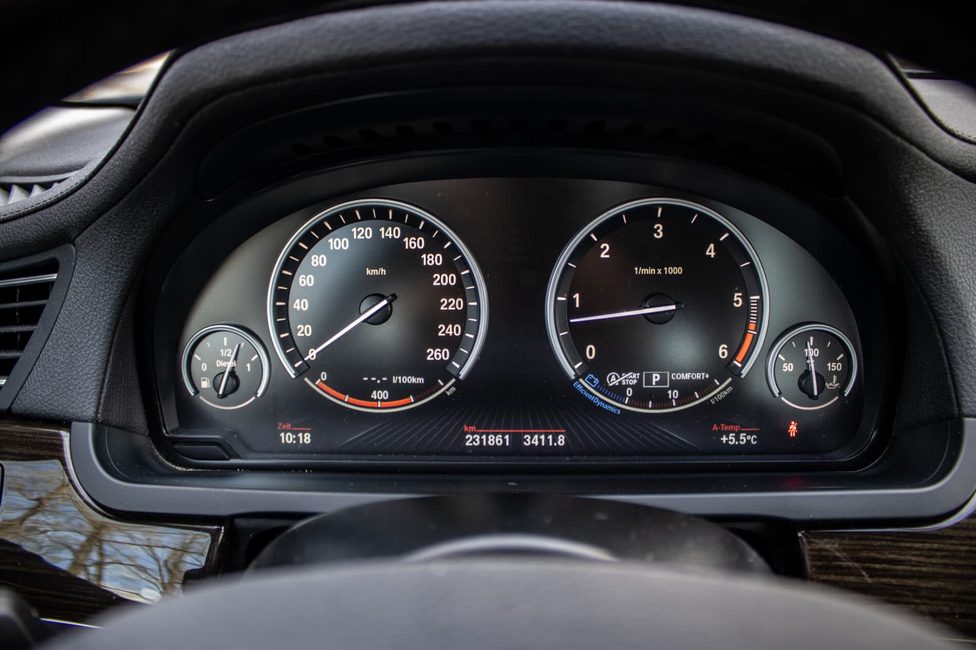 2013 BMW 750d, čierna sedan, 231 861 km