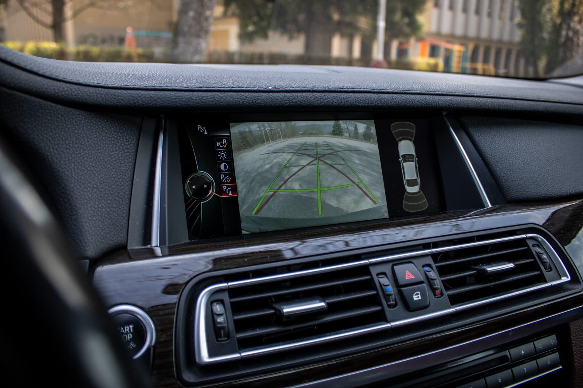 2013 BMW 750d, čierna sedan, 231 861 km