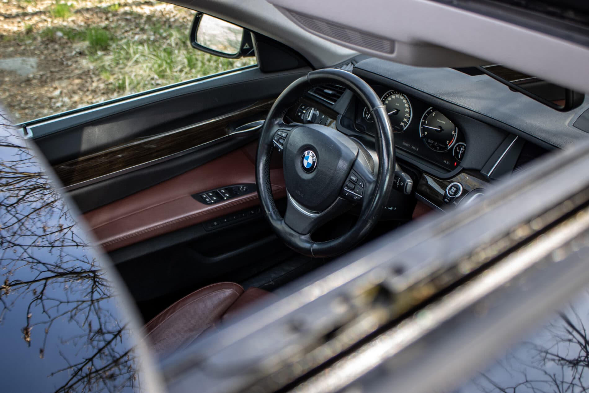 2013 BMW 750d, čierna sedan, 231 861 km
