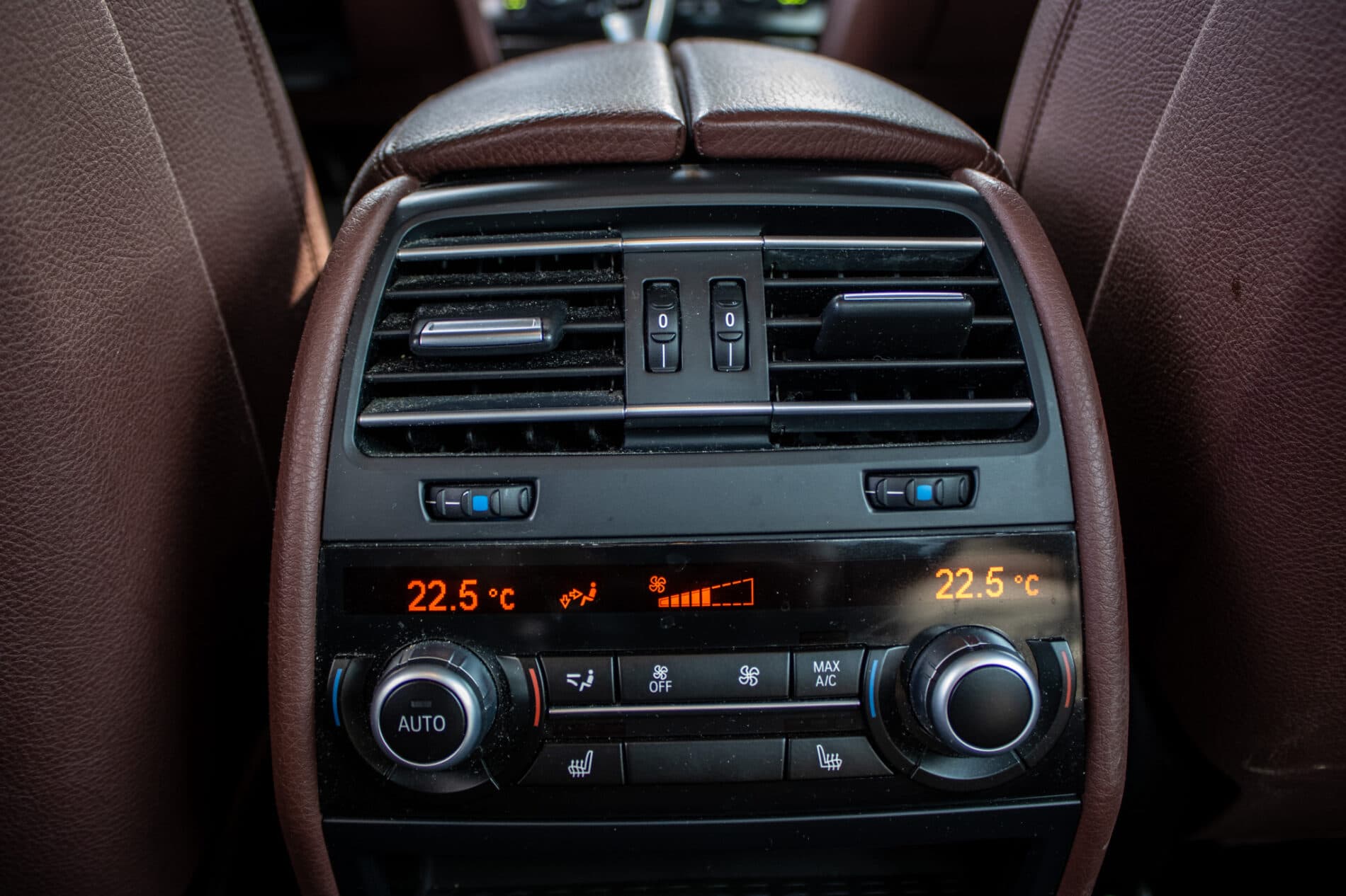 2013 BMW 750d, čierna sedan, 231 861 km