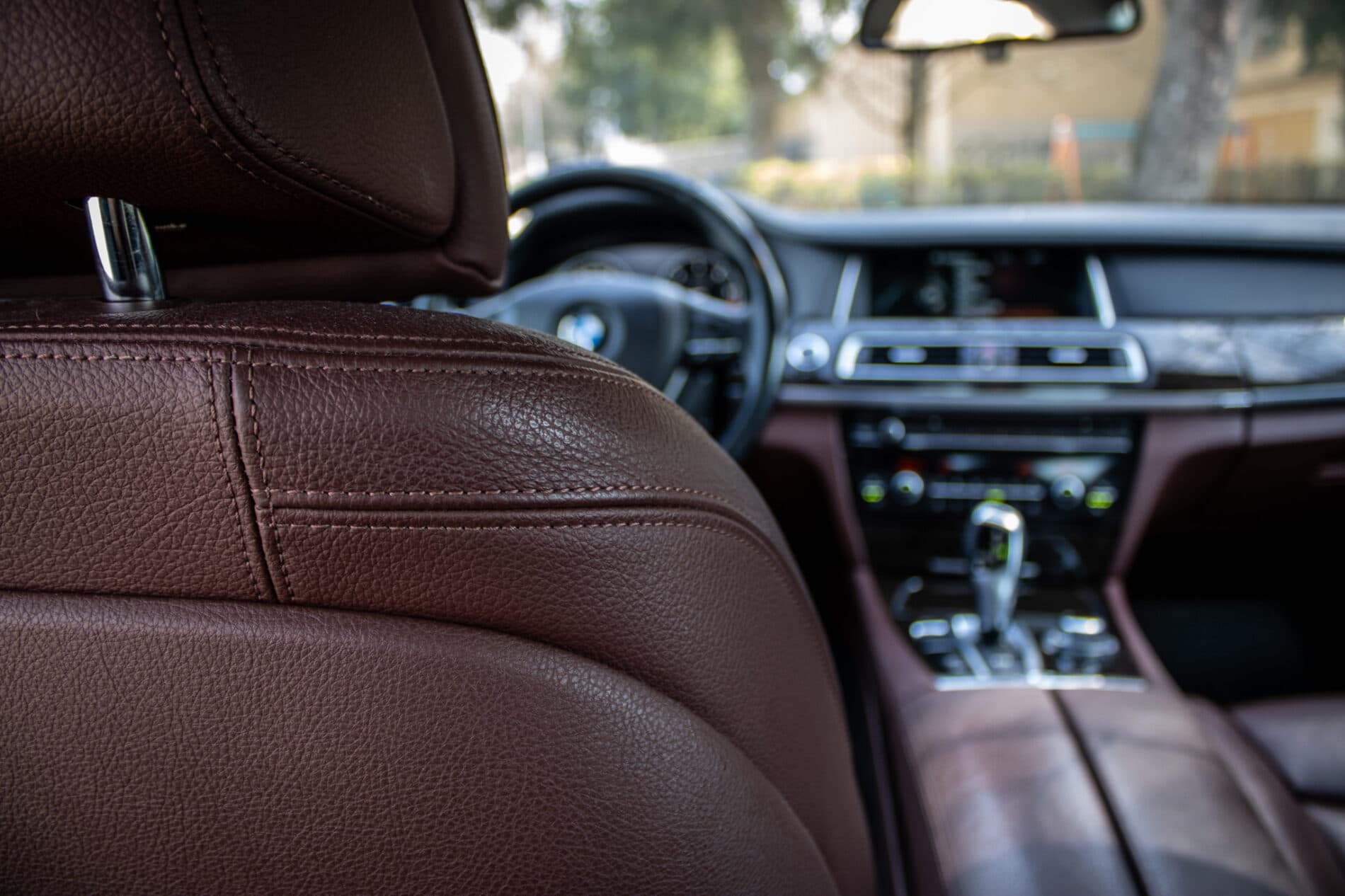 2013 BMW 750d, čierna sedan, 231 861 km