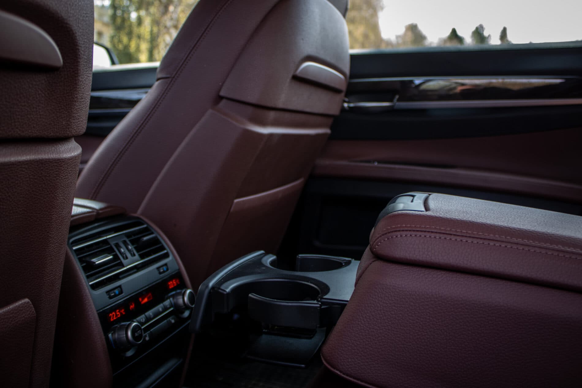 2013 BMW 750d, čierna sedan, 231 861 km