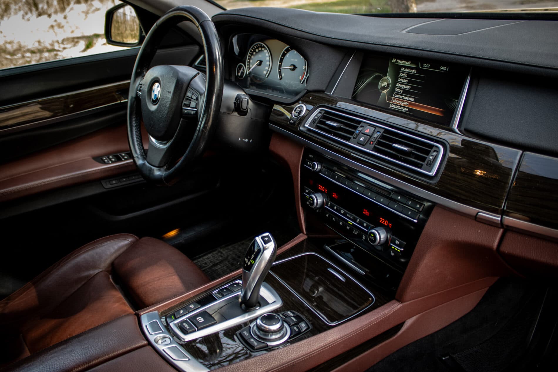 2013 BMW 750d, čierna sedan, 231 861 km