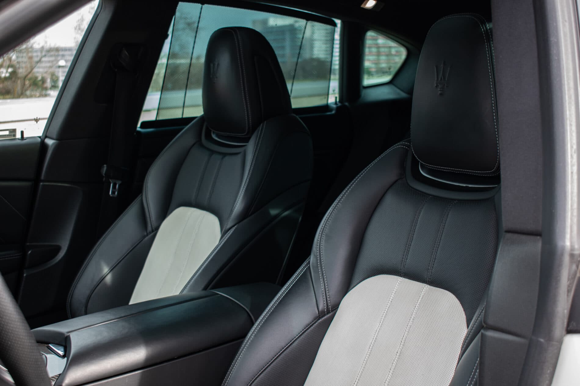 2019 Maserati Levante, biela suv, 85 819 km