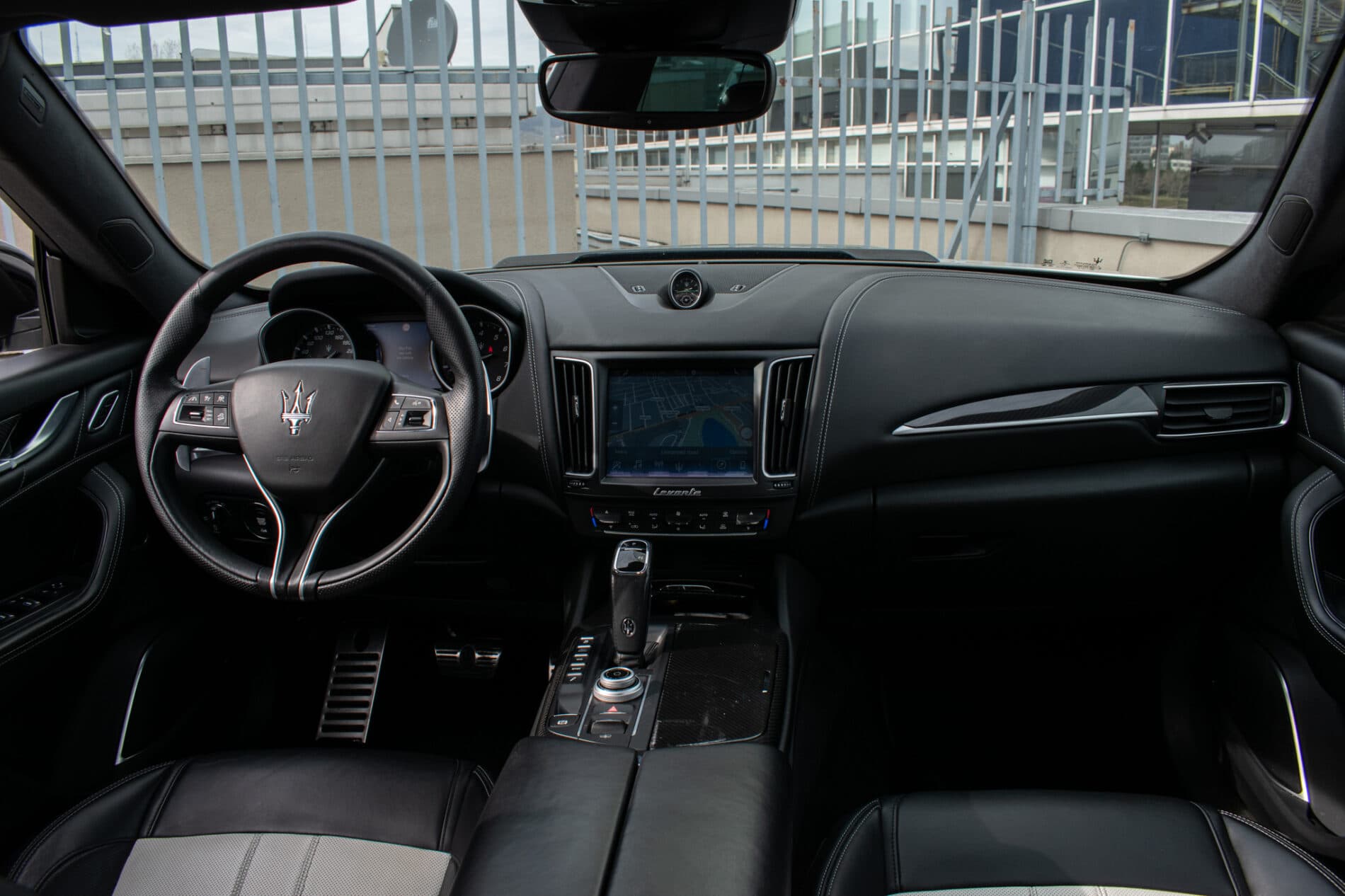 2019 Maserati Levante, biela suv, 85 819 km
