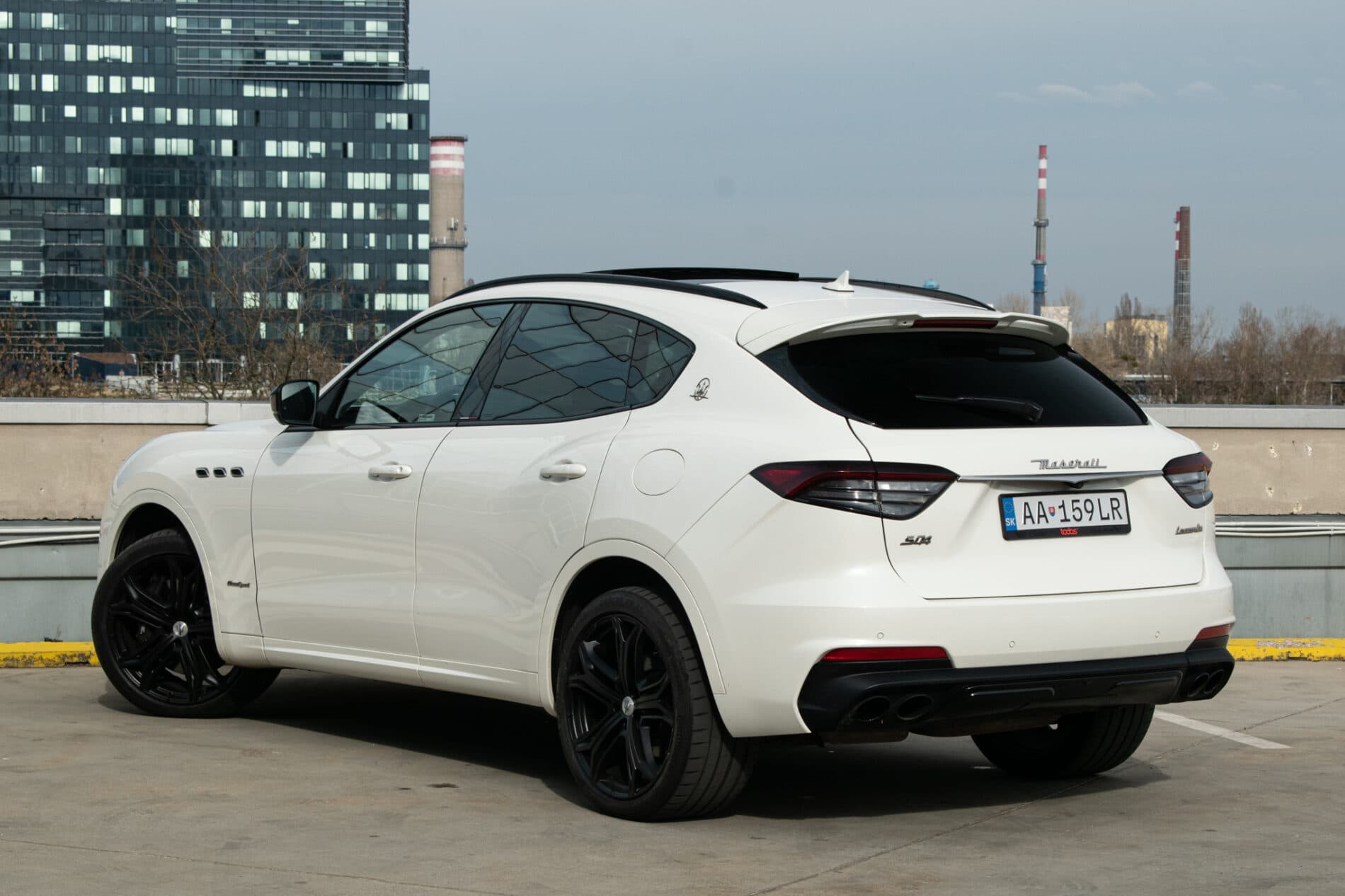 2019 Maserati Levante, biela suv, 85 819 km