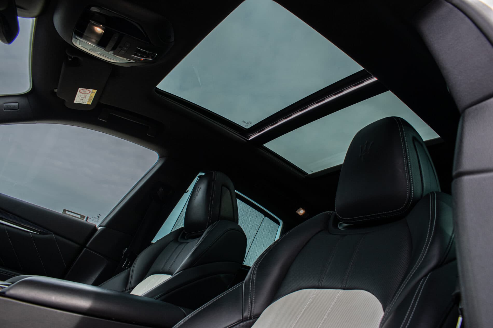 2019 Maserati Levante, biela suv, 85 819 km