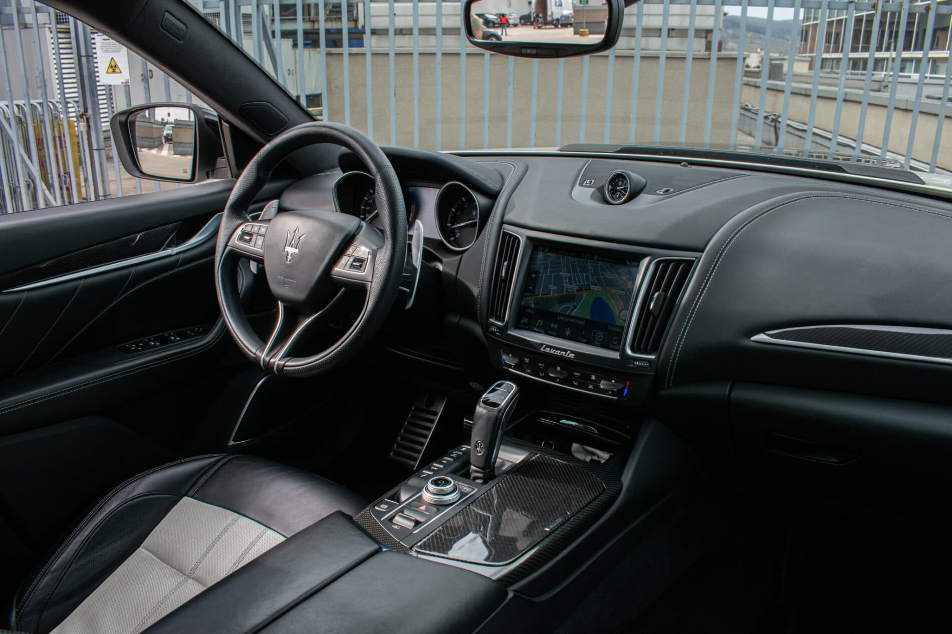 2019 Maserati Levante, biela suv, 85 819 km